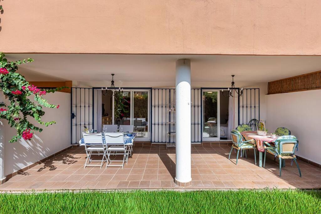 Beautiful 2br With Terrace, Garden & Pool