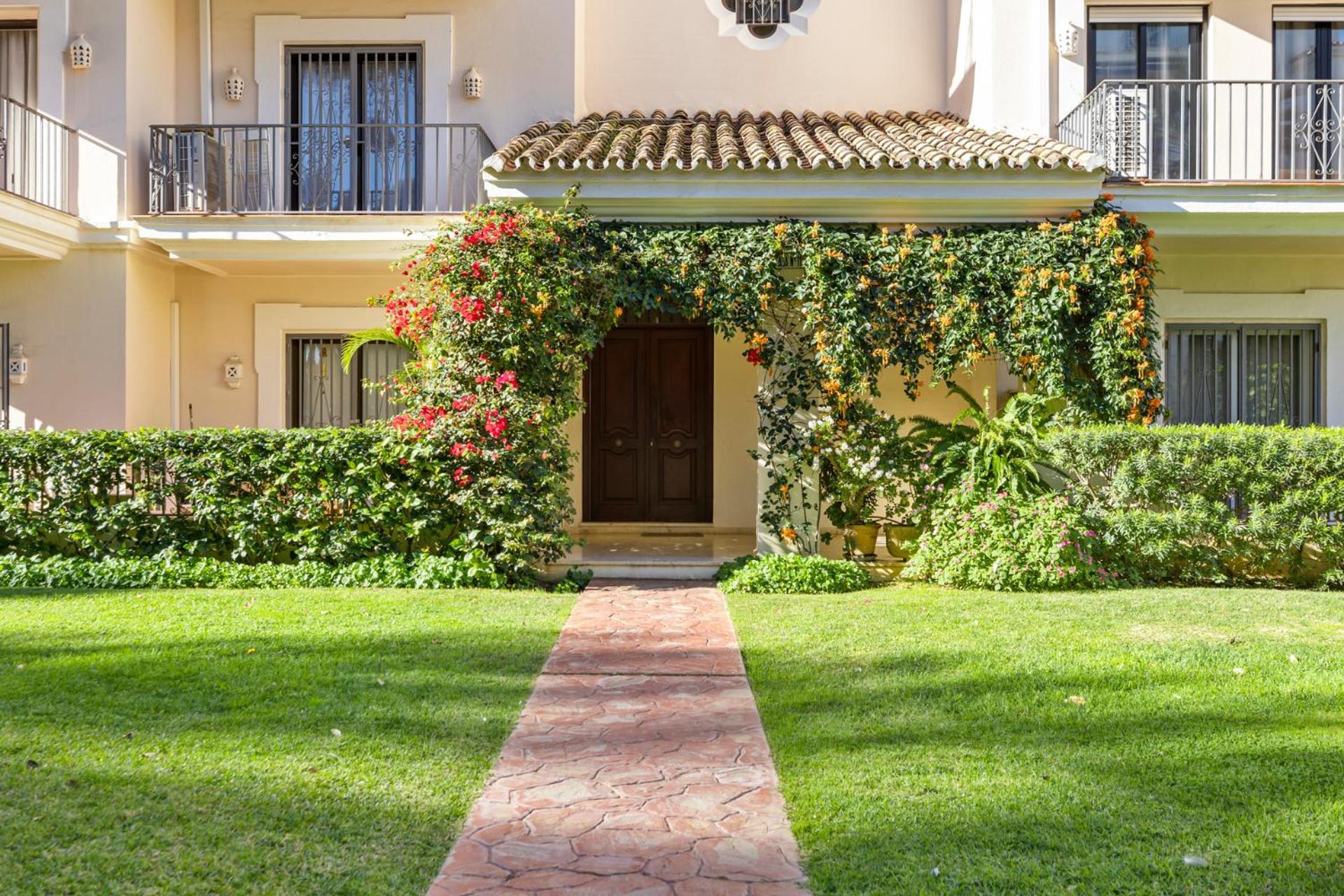 Apartment Atico En Puerto Banus Frente Al Mar *