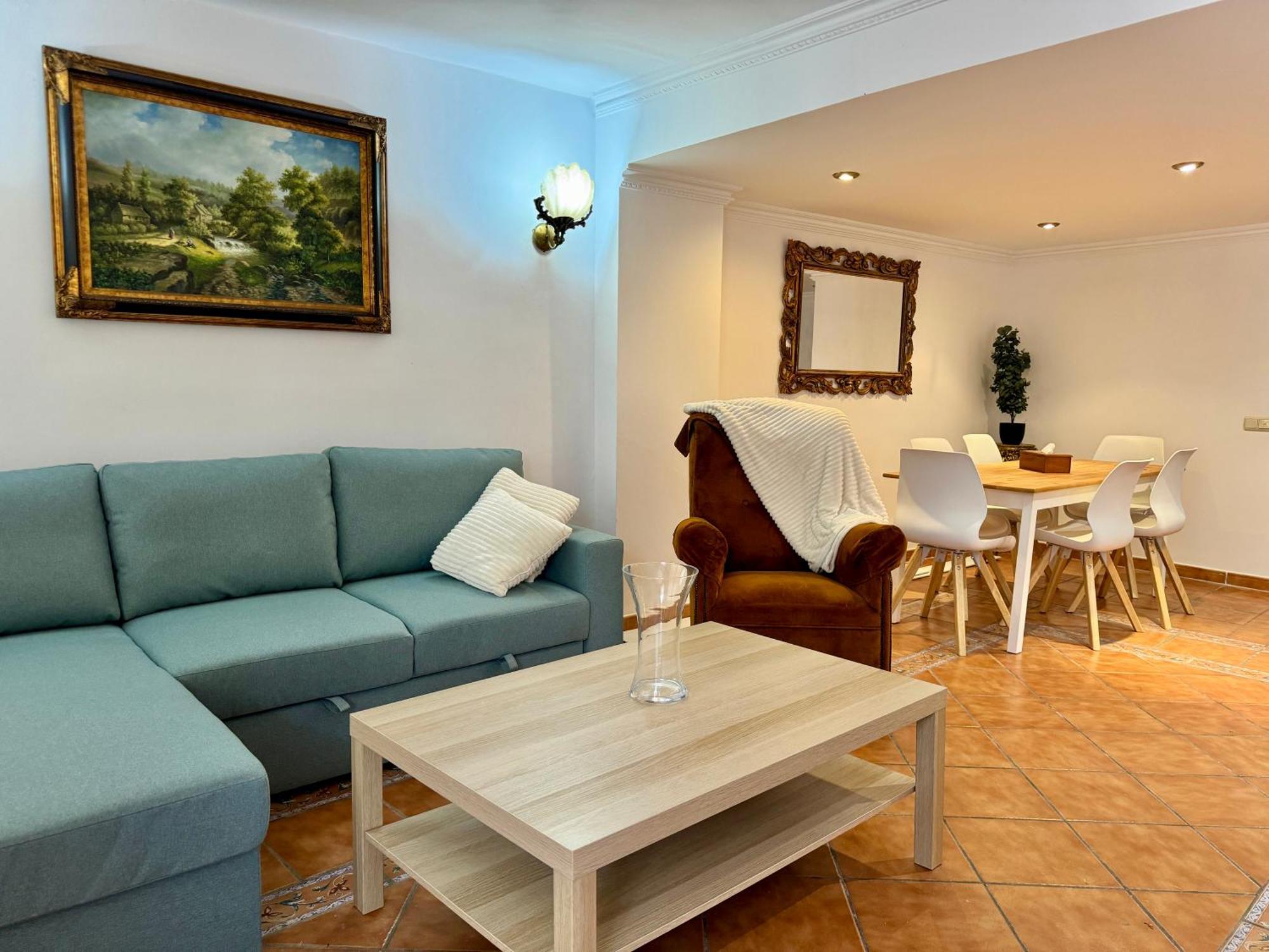 Three Gems Center - Eaw Homes * Marbella