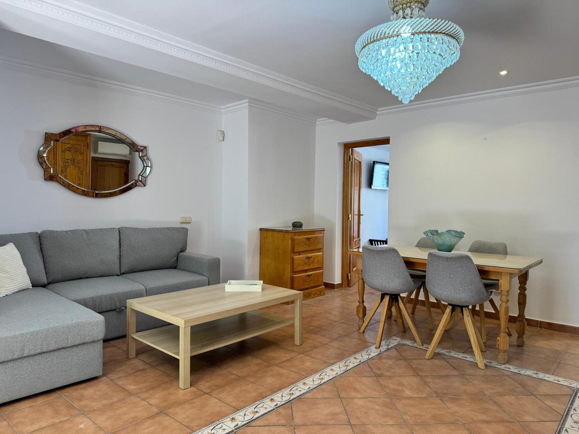 Three Gems Center - Eaw Homes Marbella