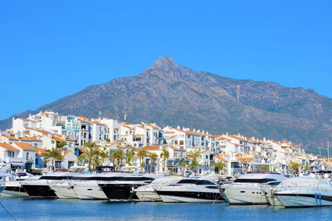 Luxury Penthouse With Sea Views In Marbella Golden Mile, Puente Romano Area Marbella