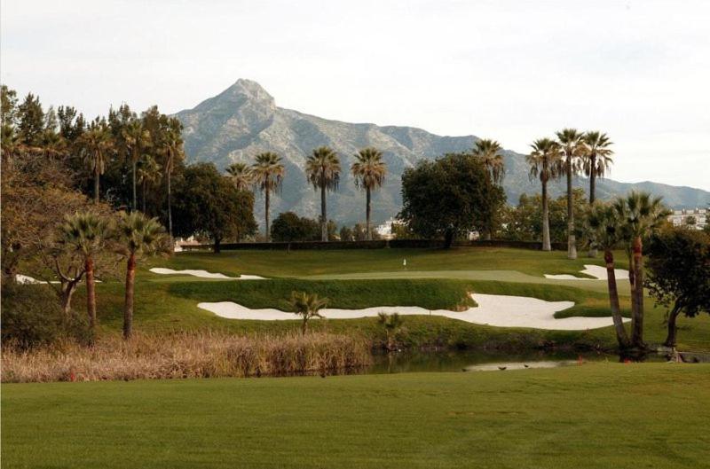 Luxurious In 5-star Del Golf Apartment