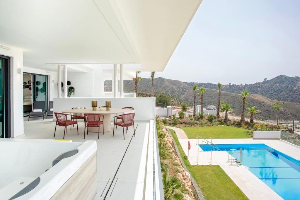 Luxury With Jacuzzi Apartment