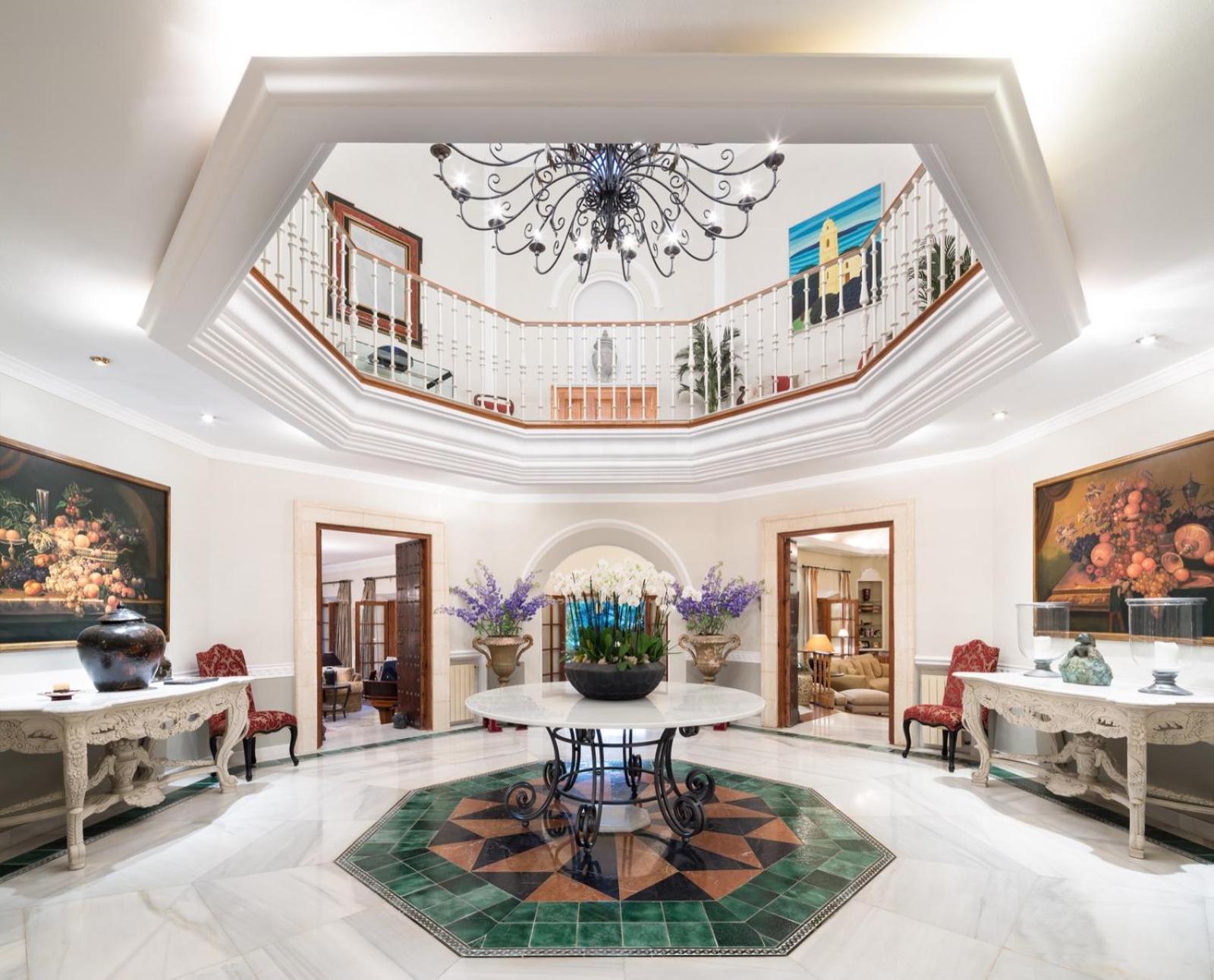 Villa Cubo's Luxury Mansion El Baron De Sierra Blanca Marbella