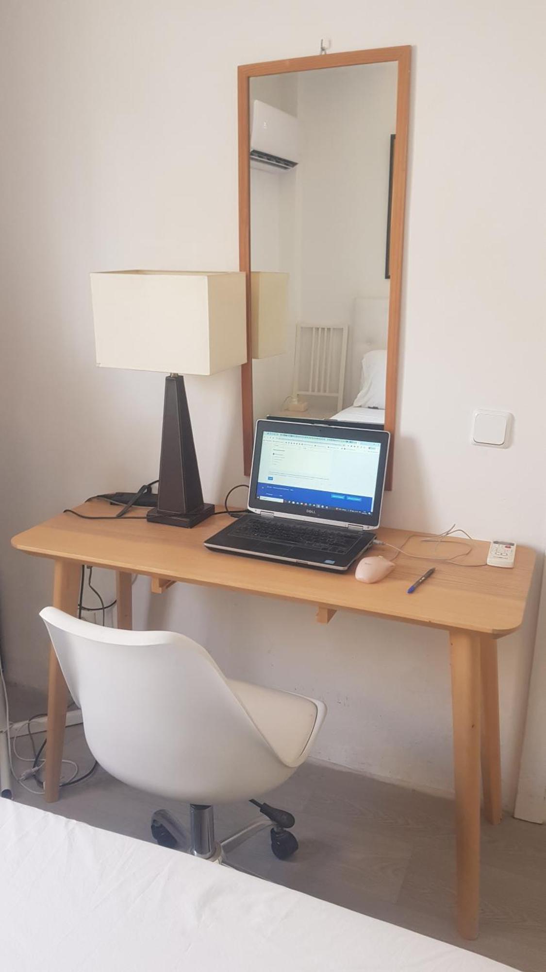 Accommodatie bij particulieren Little Peaceful Retreat With Bath, Heating, Terrace, Free Wifi Fridge Easy Parking