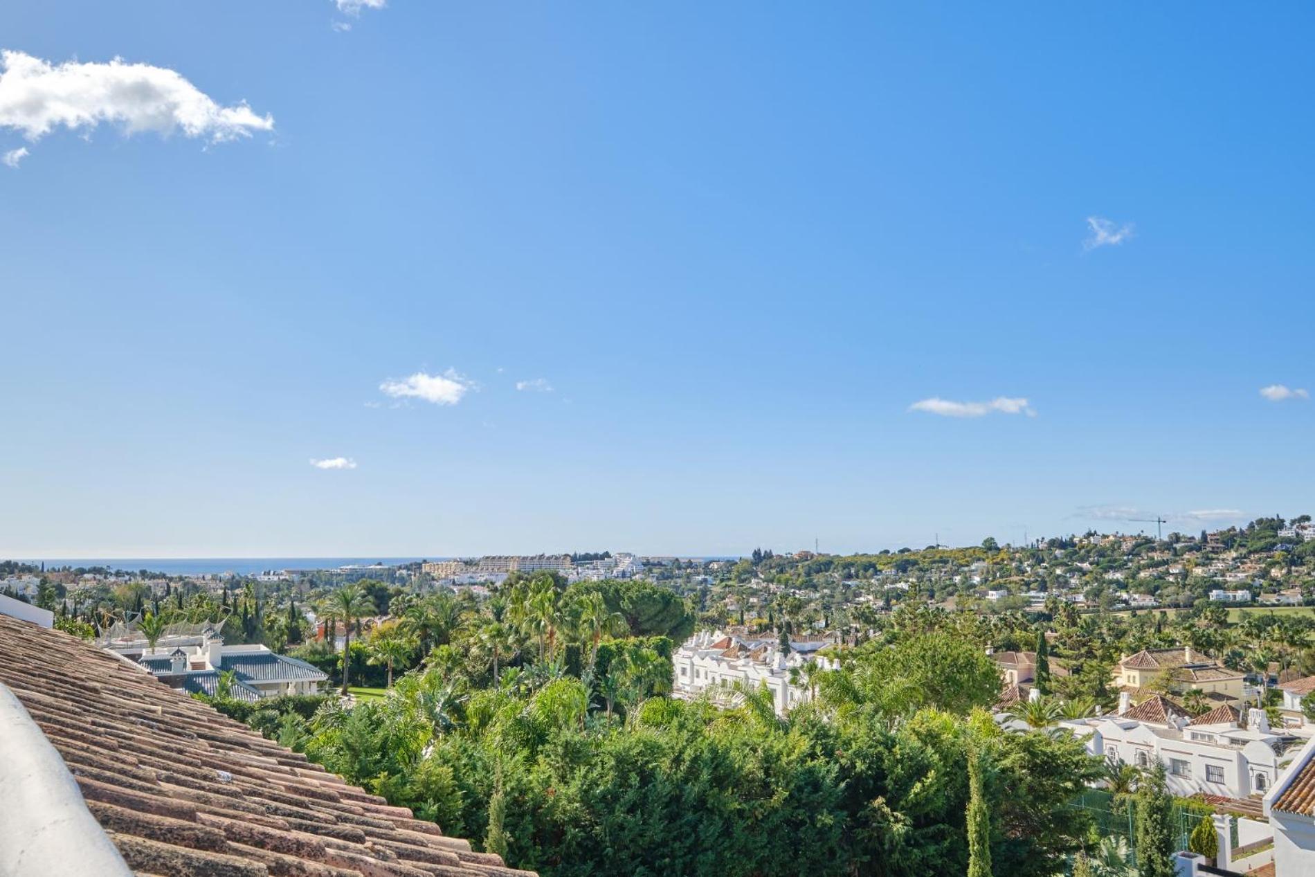 Cozy 3 Bed Duplex With Shared Swimming Pool In Nueva Andalucia Marbella