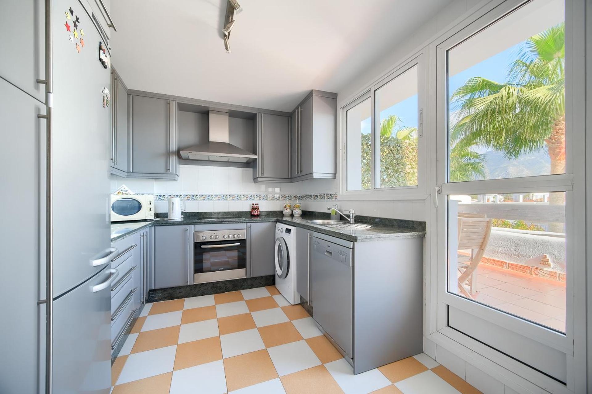 Cozy 3 Bed Duplex With Shared Swimming Pool In Nueva Andalucia Apartment