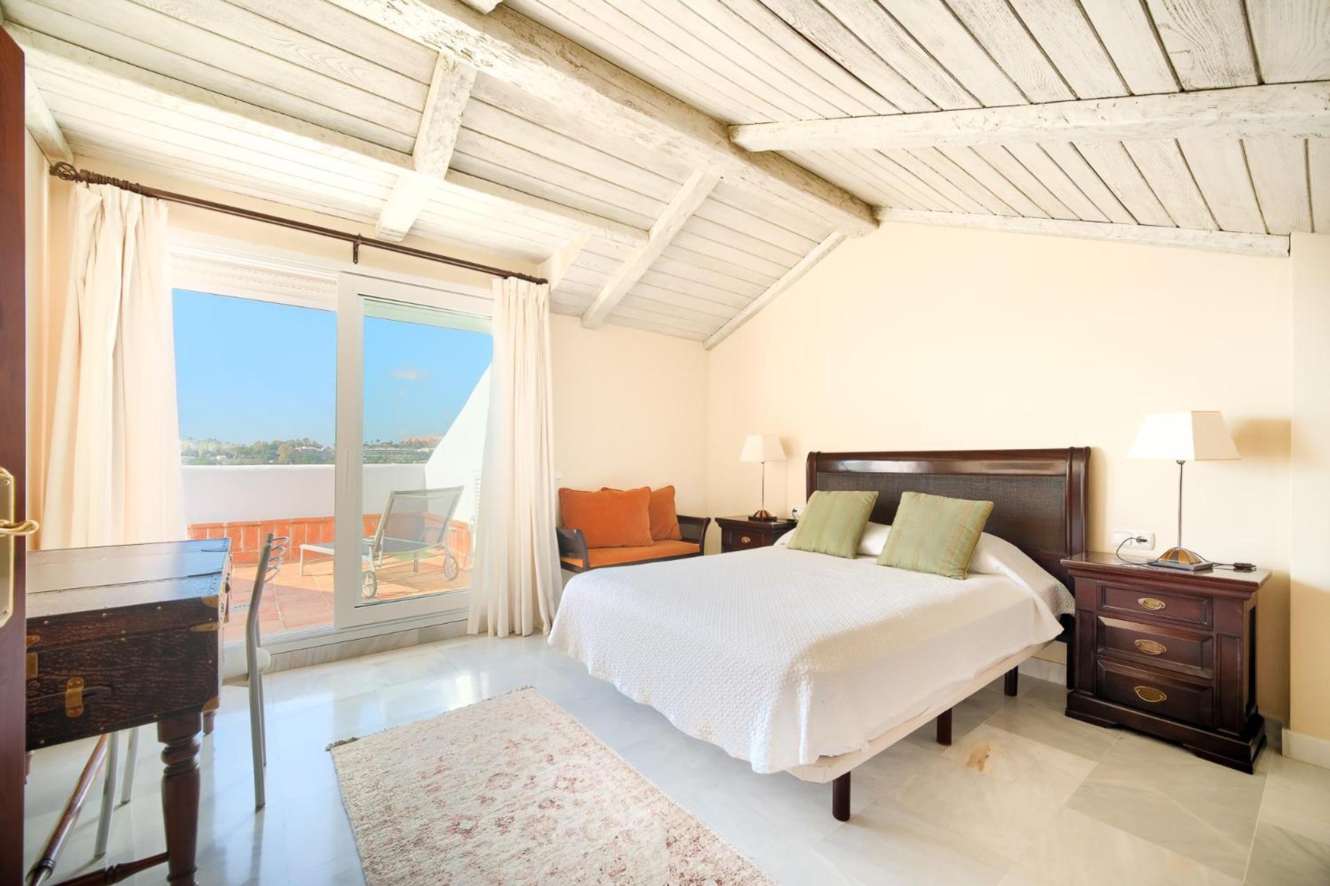 Cozy 3 Bed Duplex With Shared Swimming Pool In Nueva Andalucia Apartment *