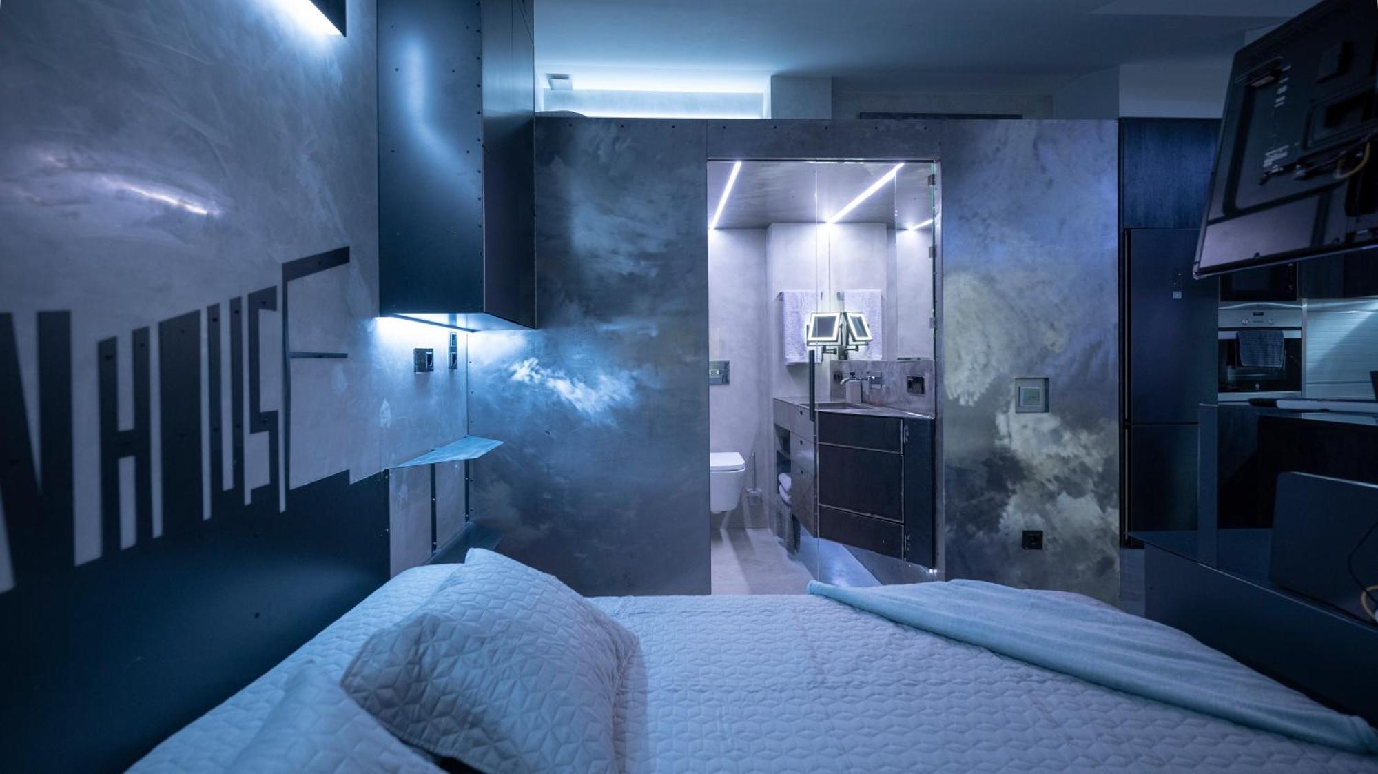 Iron House - Penthouse With Bathtub In Golden Mile & Roman Bridge Appartement *