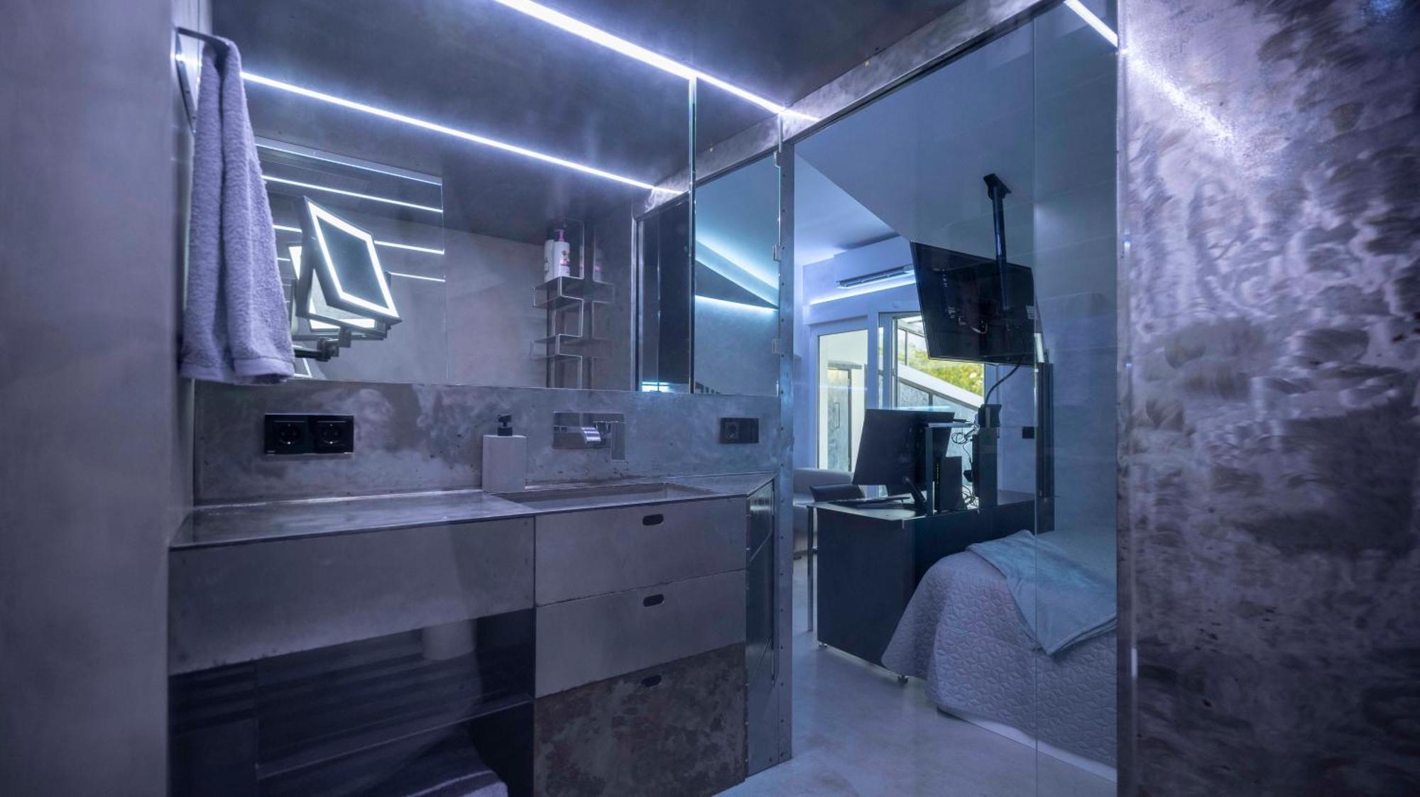 Appartement Iron House - Penthouse With Bathtub In Golden Mile & Roman Bridge *