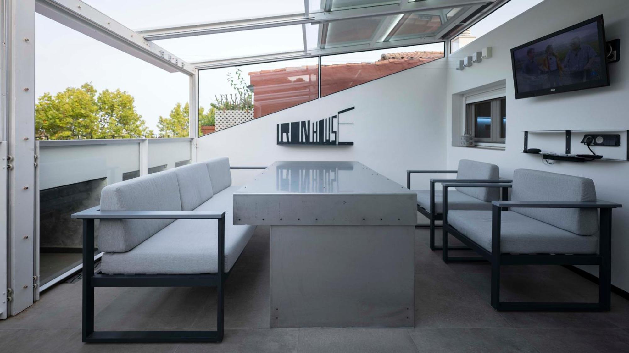 Appartement Iron House - Penthouse With Bathtub In Golden Mile & Roman Bridge