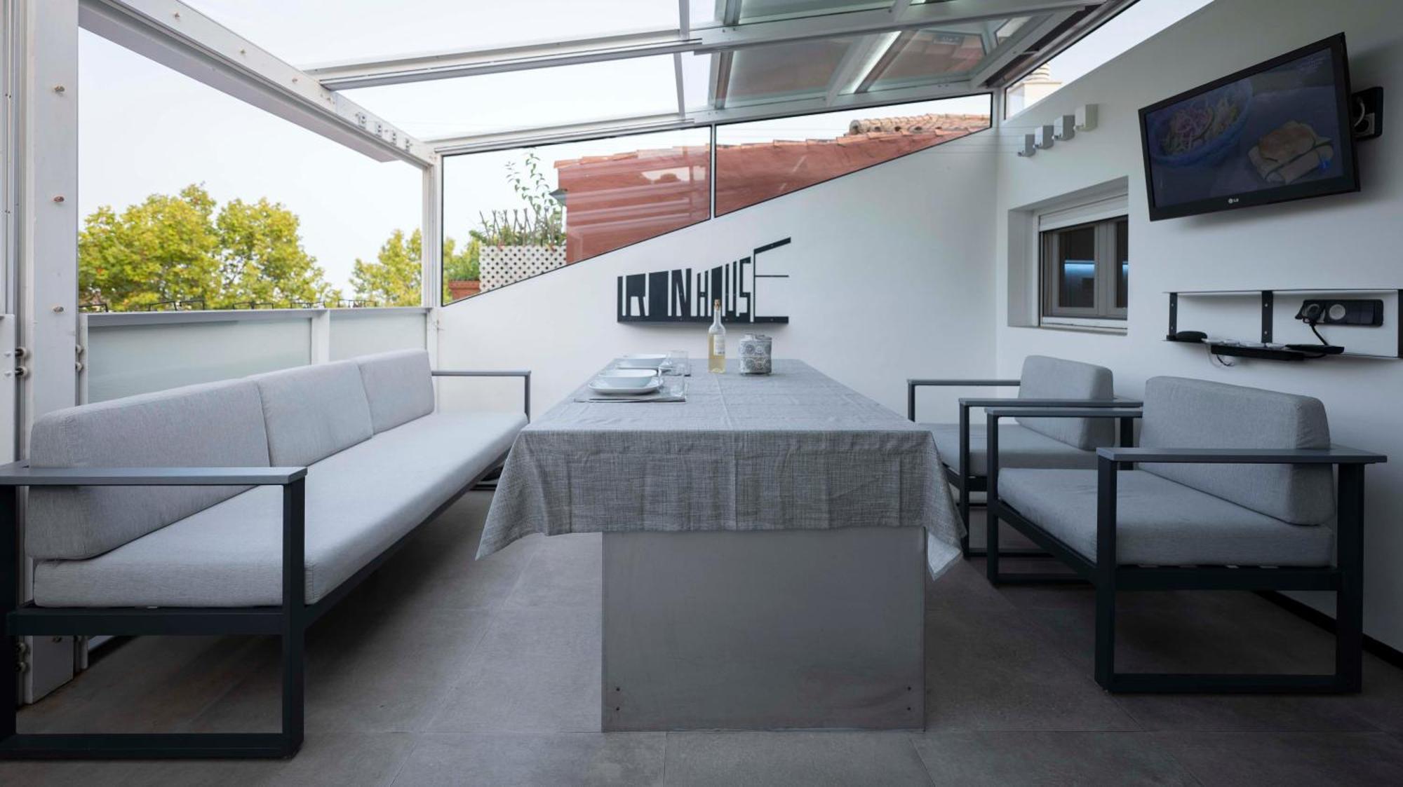 Iron House - Penthouse With Bathtub In Golden Mile & Roman Bridge Appartement *