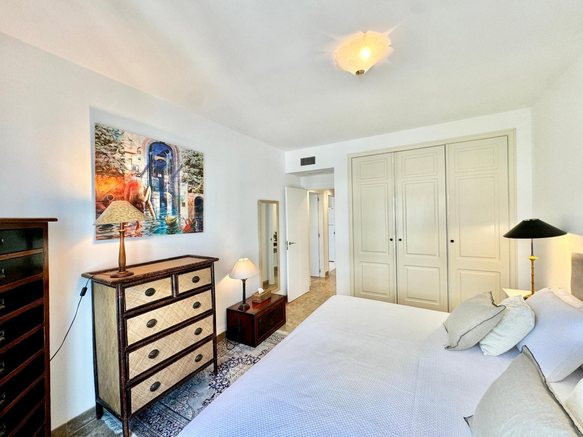 Ricardo Soriano 12 Center - Eaw Homes