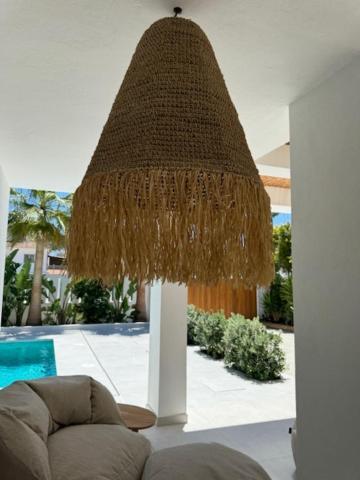 Family Bliss In Marbella- Brand-new 4 Bedroom With Garden, Private Pool & Jacuzzi, Marbesa 500 M To The Beautiful Cabopino *
