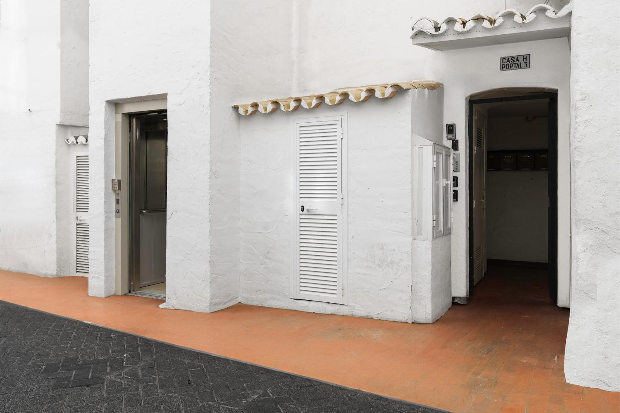 Apartment 241 Puerto Banus Front Line Marbella