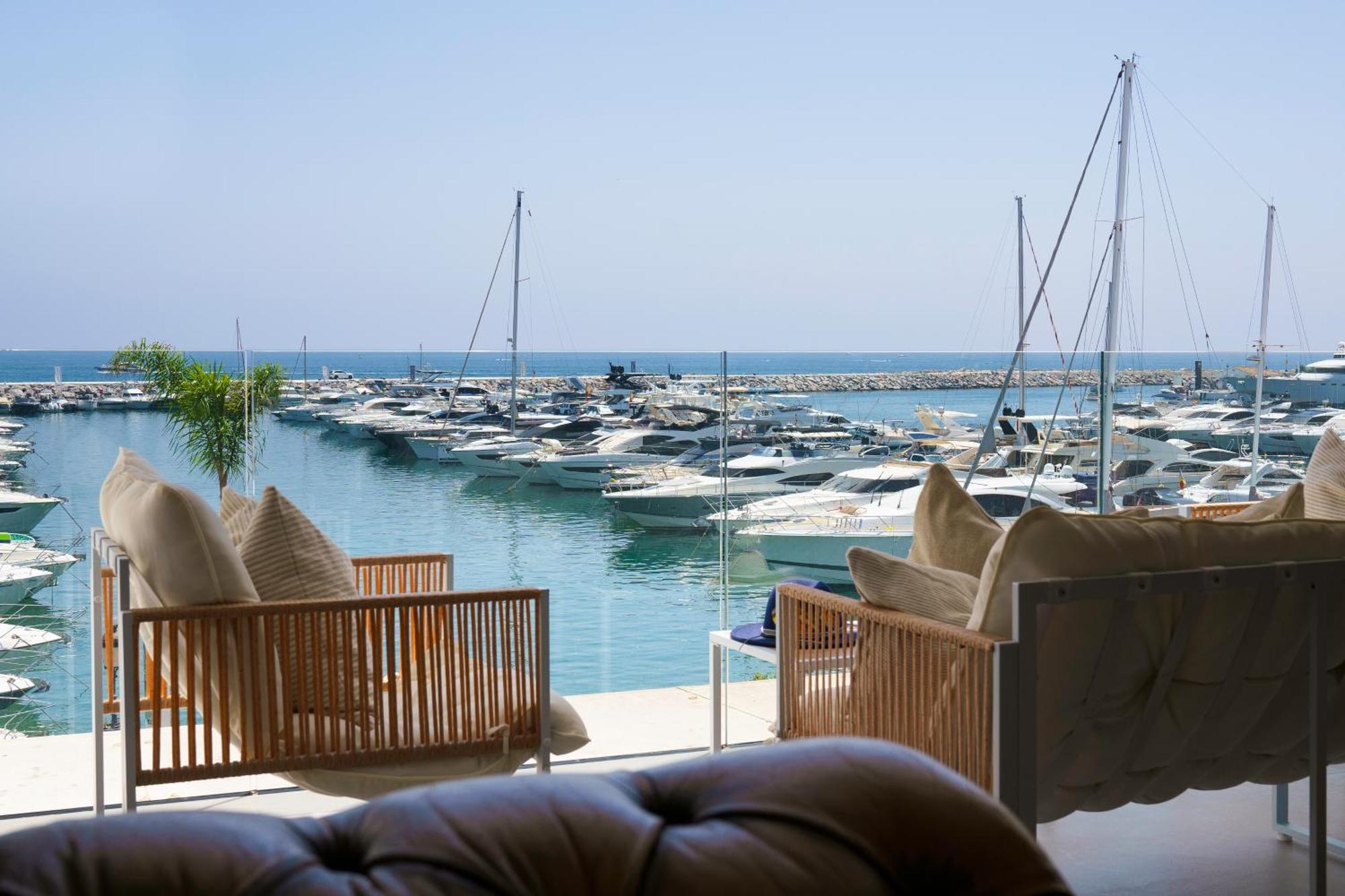241 Puerto Banus Front Line * Marbella