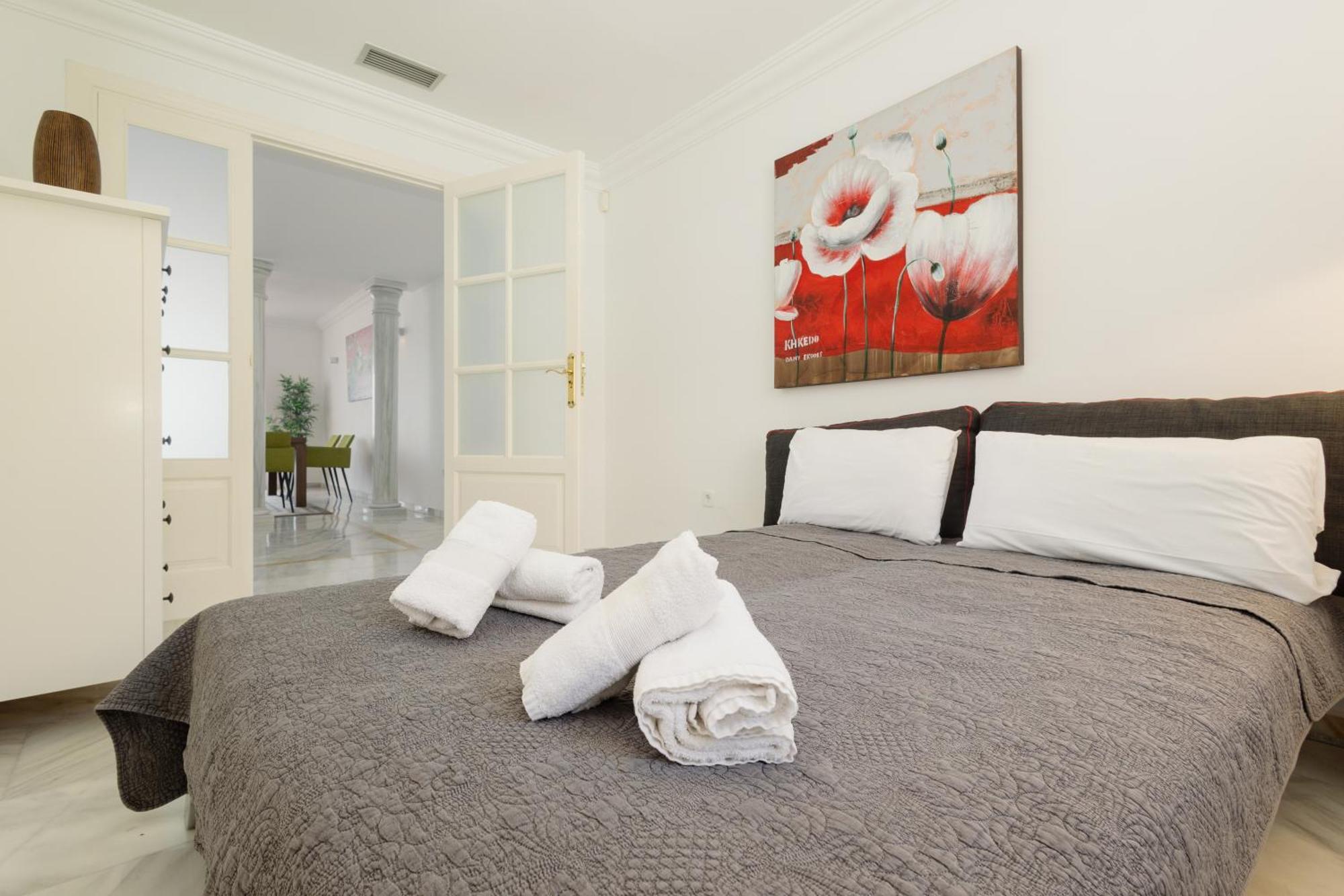 Appartement 4 Bedroom With Jacuzzi And Terrace With Panoramic Sea Views, In Nueva Andalucia, *