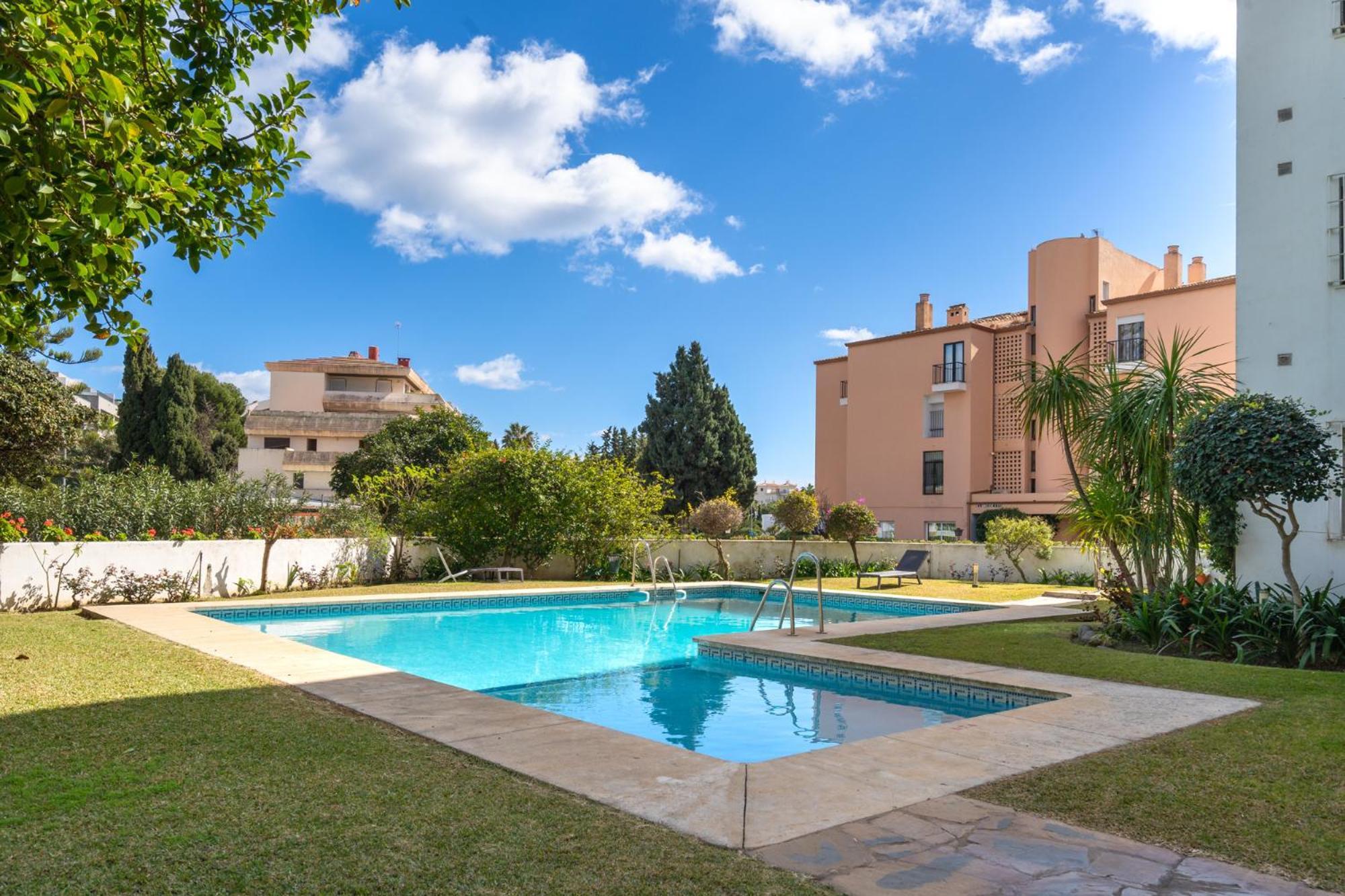 Puerto Banus Two Bedroom Luxurious With Parking *