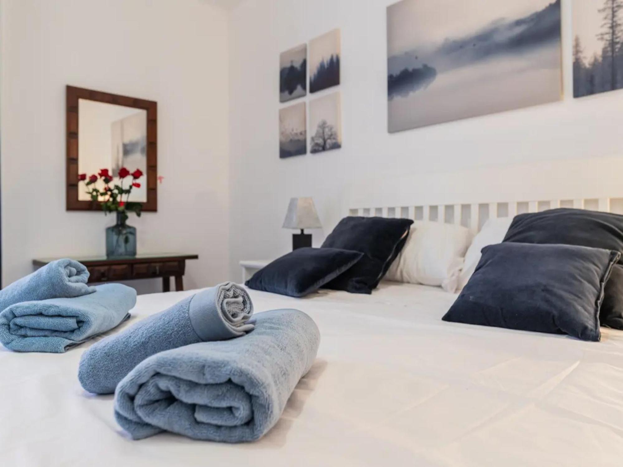 Old Town Apartment *