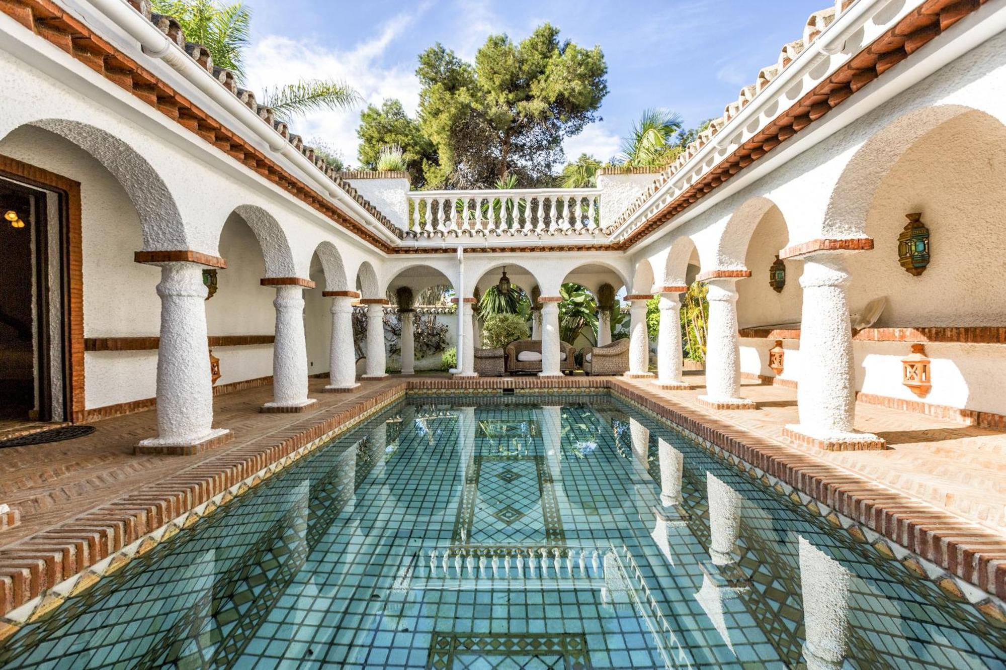 Vivi Homes - Costabella Pool, Sauna, Garden & Villa Marbella