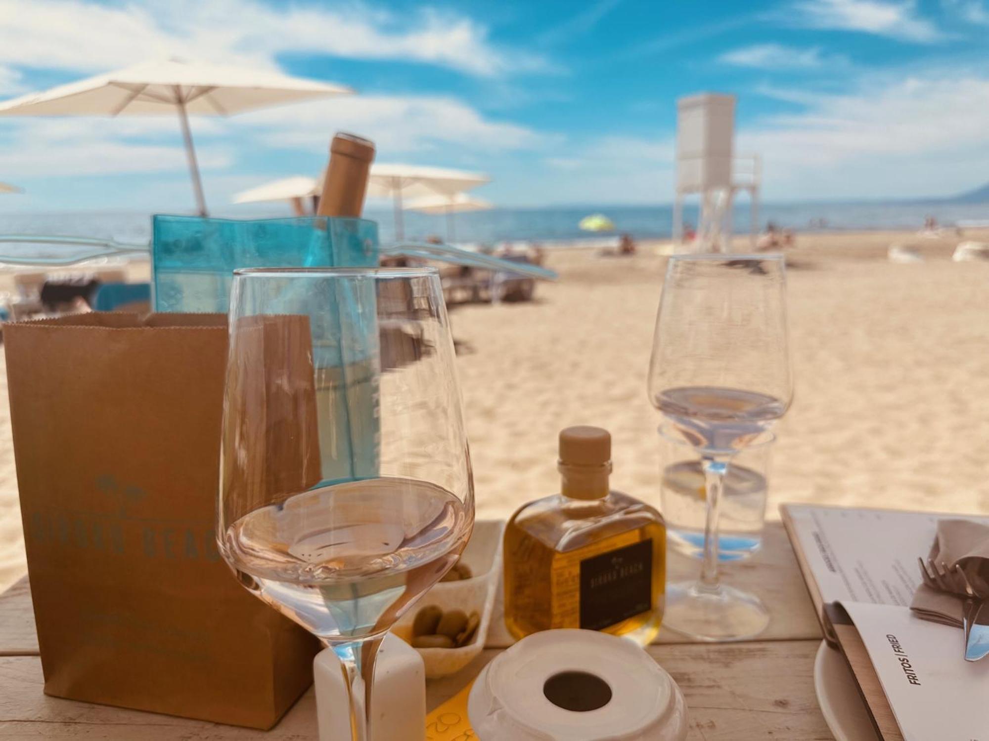 Apartamento Stayatsas Luxe App Vlakbij Strand, 80 M2 Terras, Grote Zwembaden *