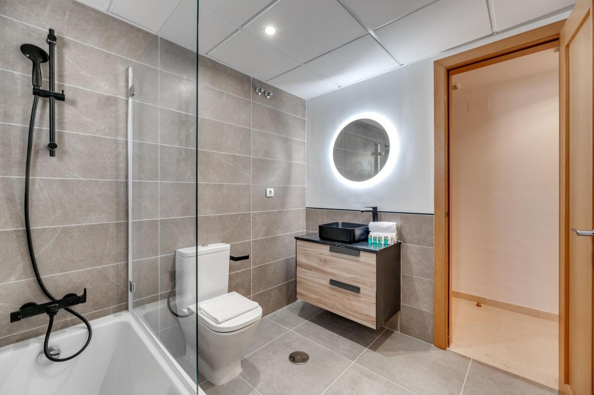 Apartamento Vacation I The Sunrise Golden Mile Flat, Next To Convention Center, Recently Refurbished, Prime Location, 300m To The