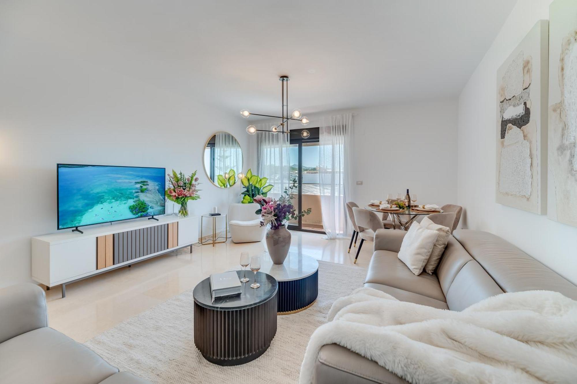 Vacation I The Sunrise Golden Mile Flat, Next To Convention Center, Recently Refurbished, Prime Location, 300m To The Marbella