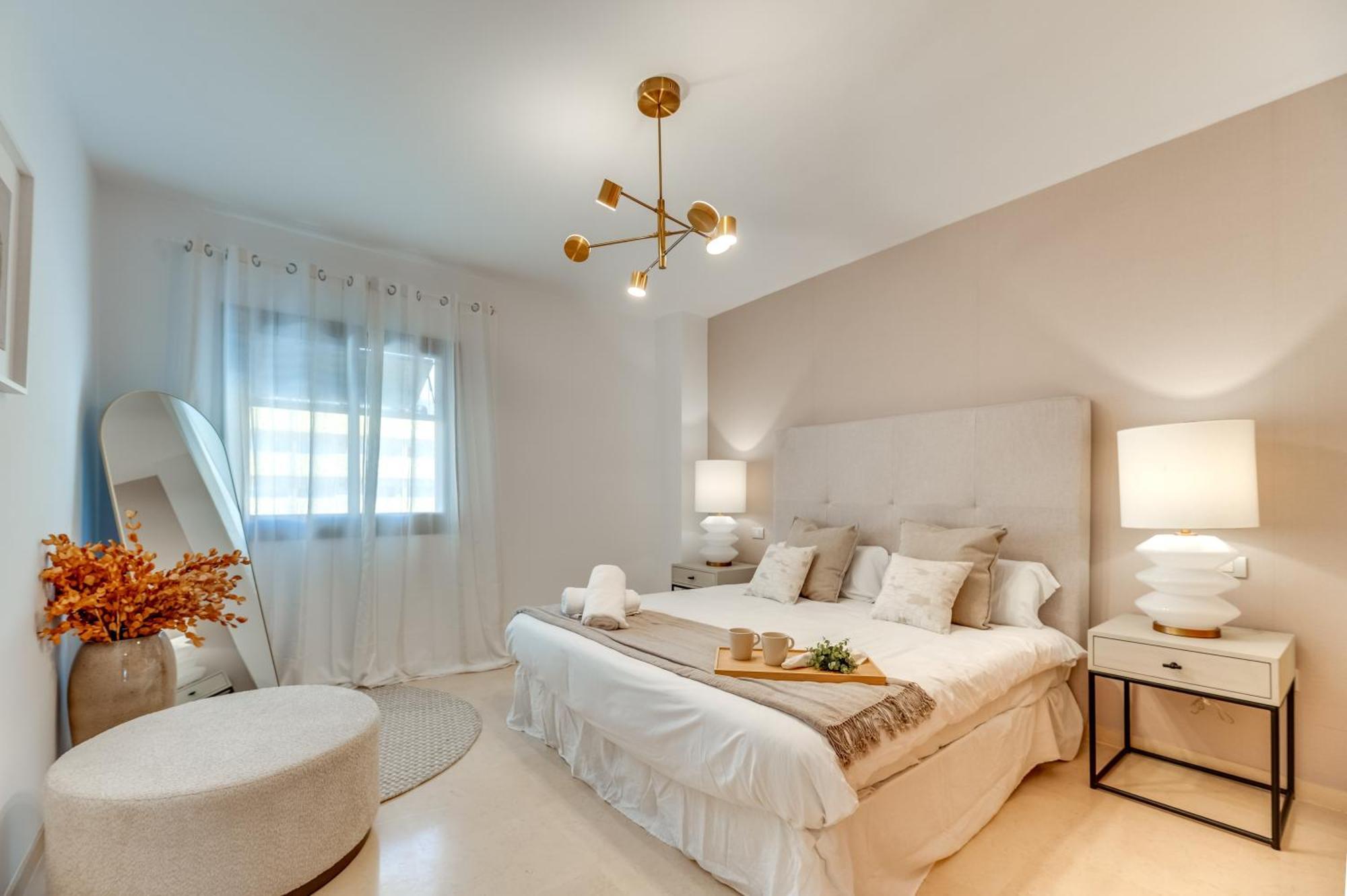 Apartamento Vacation I The Sunrise Golden Mile Flat, Next To Convention Center, Recently Refurbished, Prime Location, 300m To The Marbella