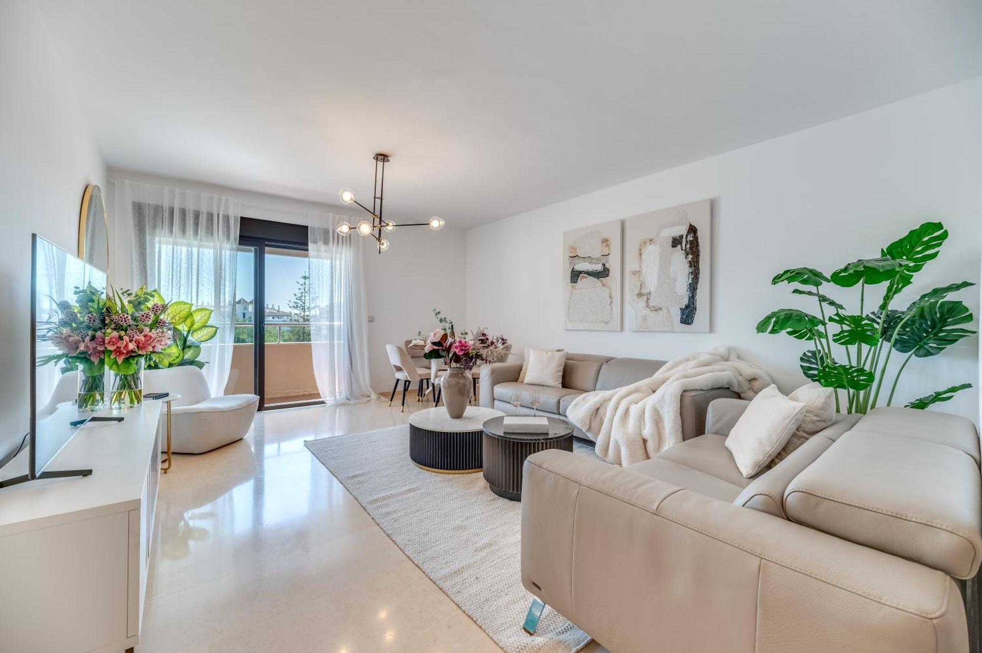 Vacation I The Sunrise Golden Mile Flat, Next To Convention Center, Recently Refurbished, Prime Location, 300m To The