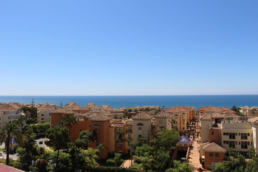 Apartment En Elviria Con Vistas Al Mar Marbella