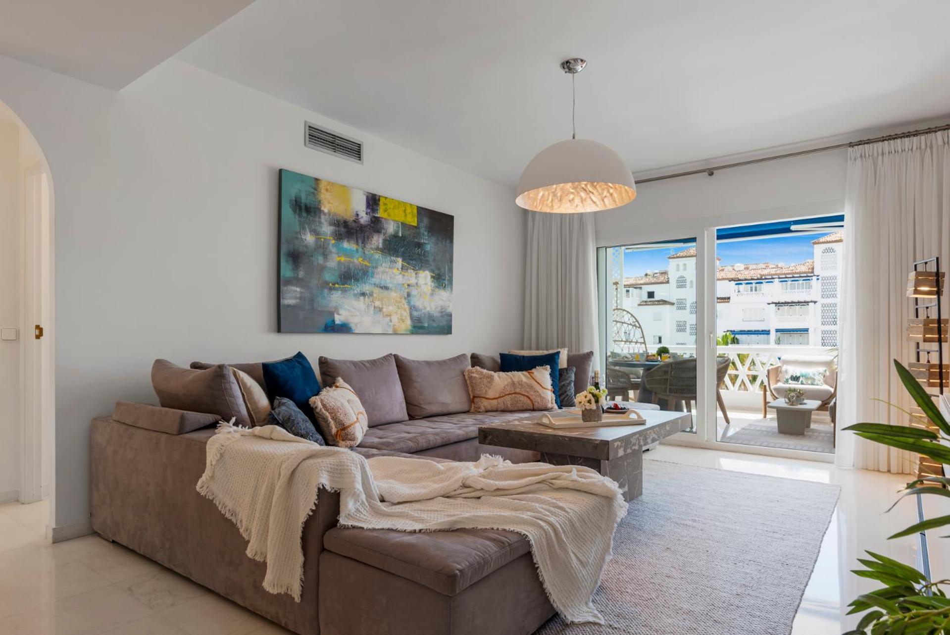 Apartamento Moderno Y Luminoso En Gaviotas- Puerto Banús Marbella