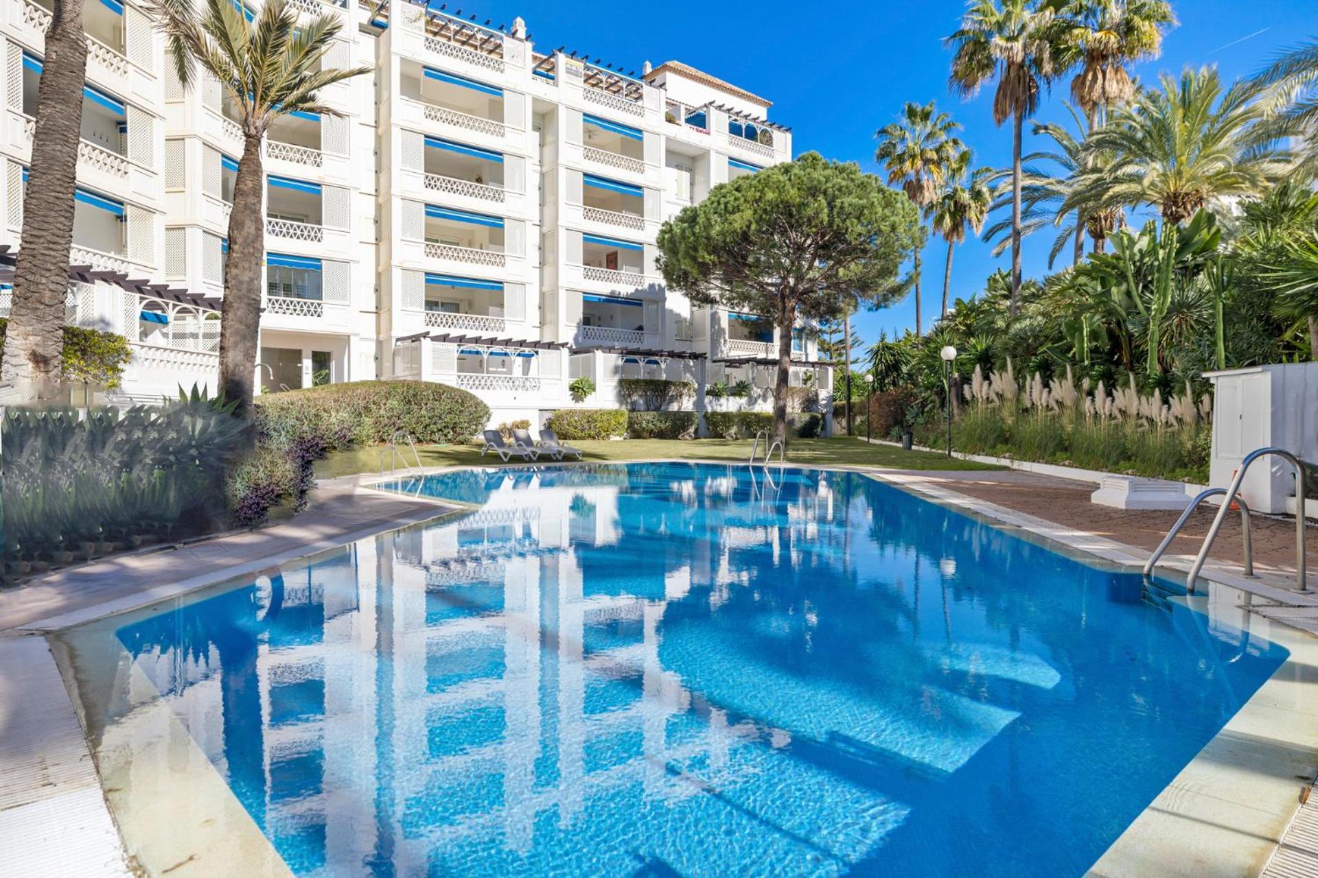Apartamento Moderno Y Luminoso En Gaviotas- Puerto Banús