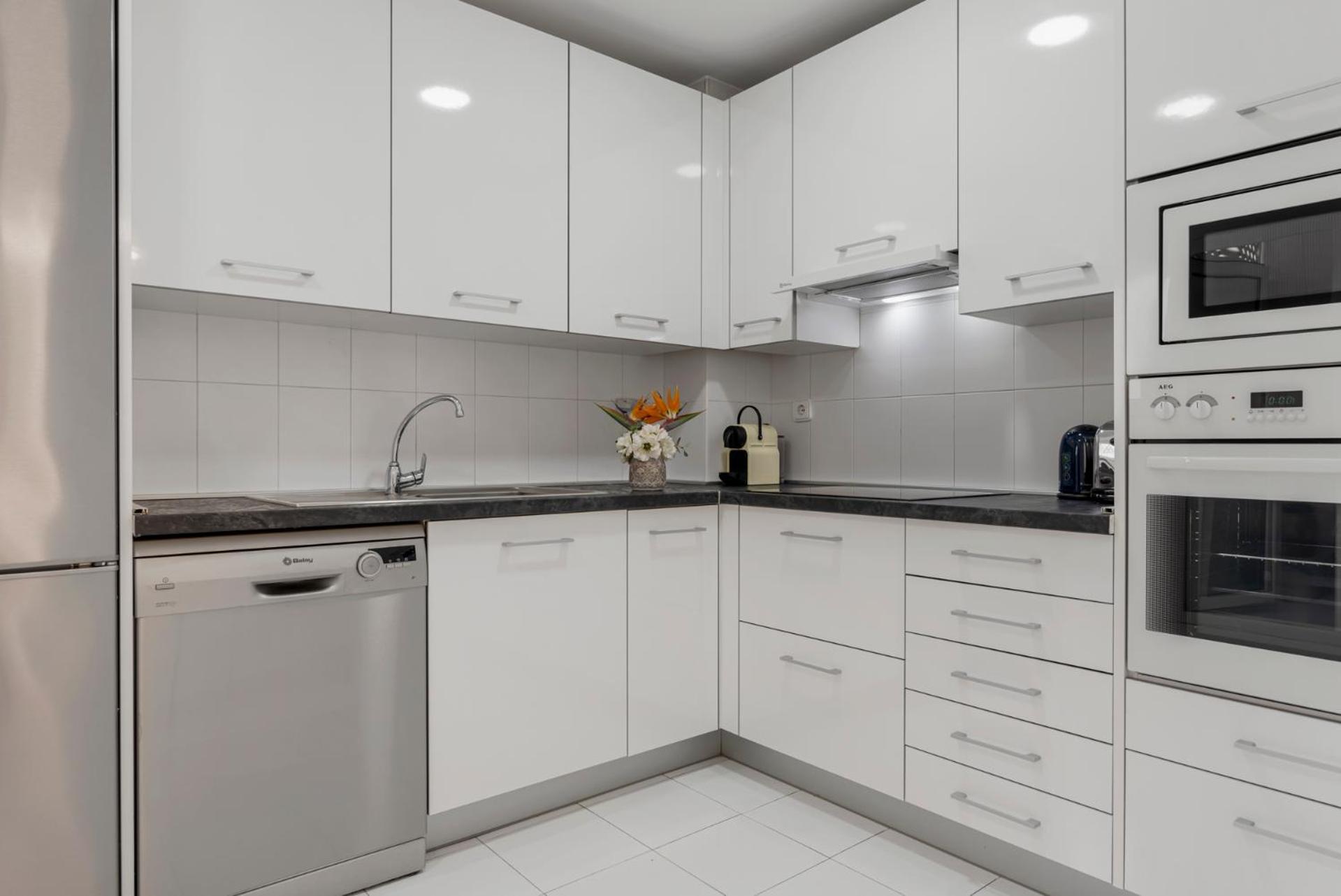 Apartamento Moderno Y Luminoso En Gaviotas- Puerto Banús *