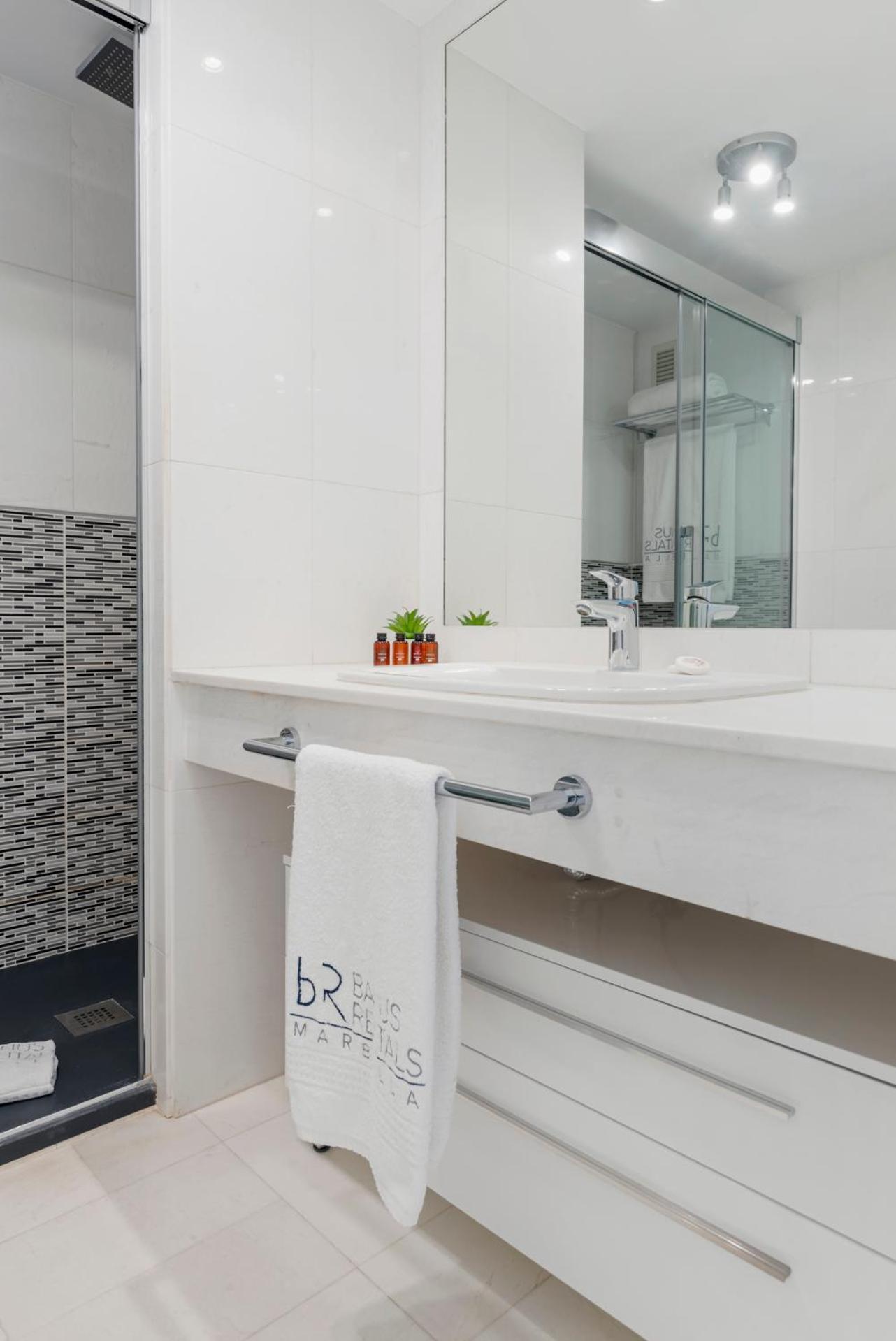 Moderno Y Luminoso En Gaviotas- Puerto Banús Apartamento *