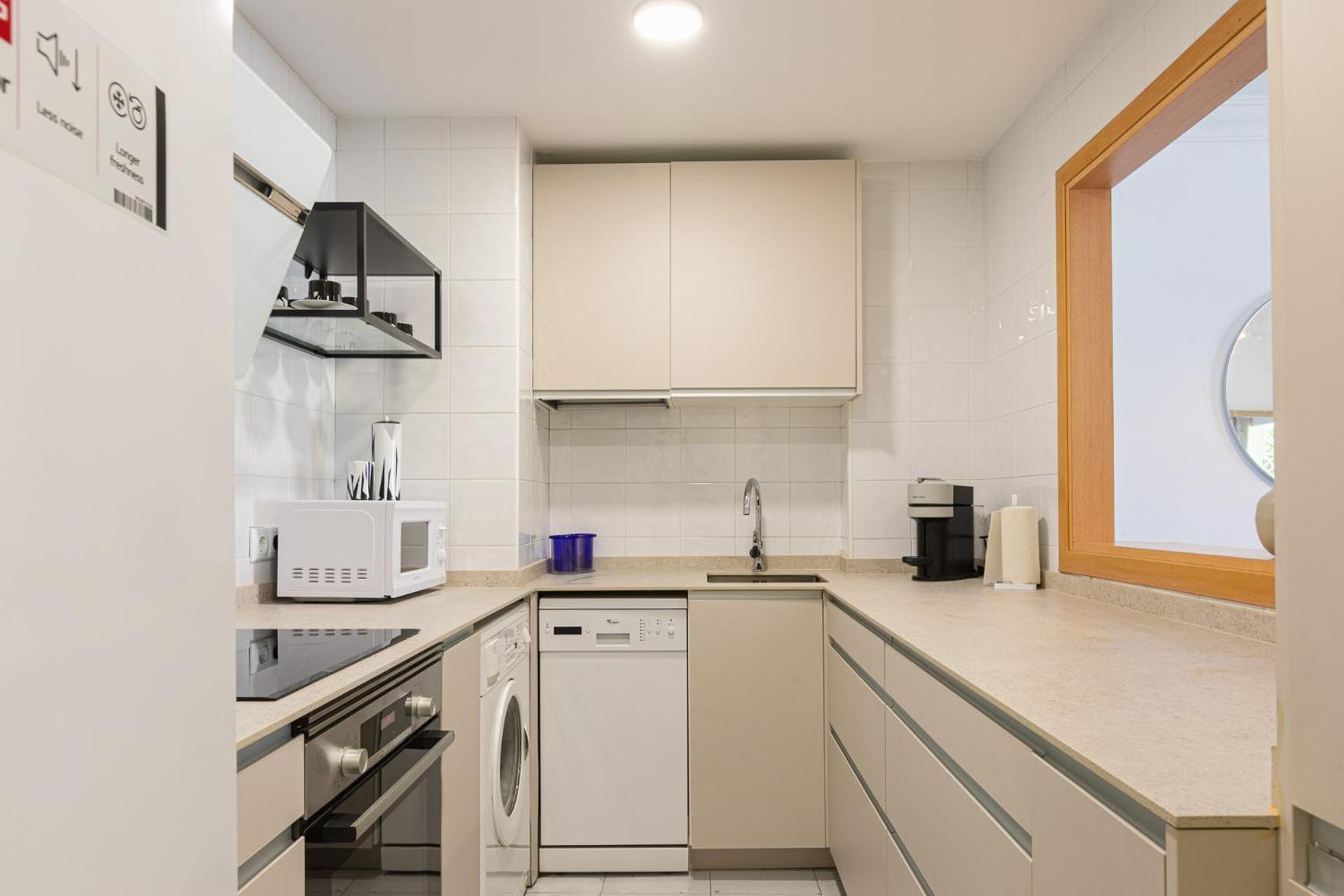 Puerto Banus, Marina Banus, 2br, 2bth, Pool, Parking, Marbella, 1j Appartement Marbella