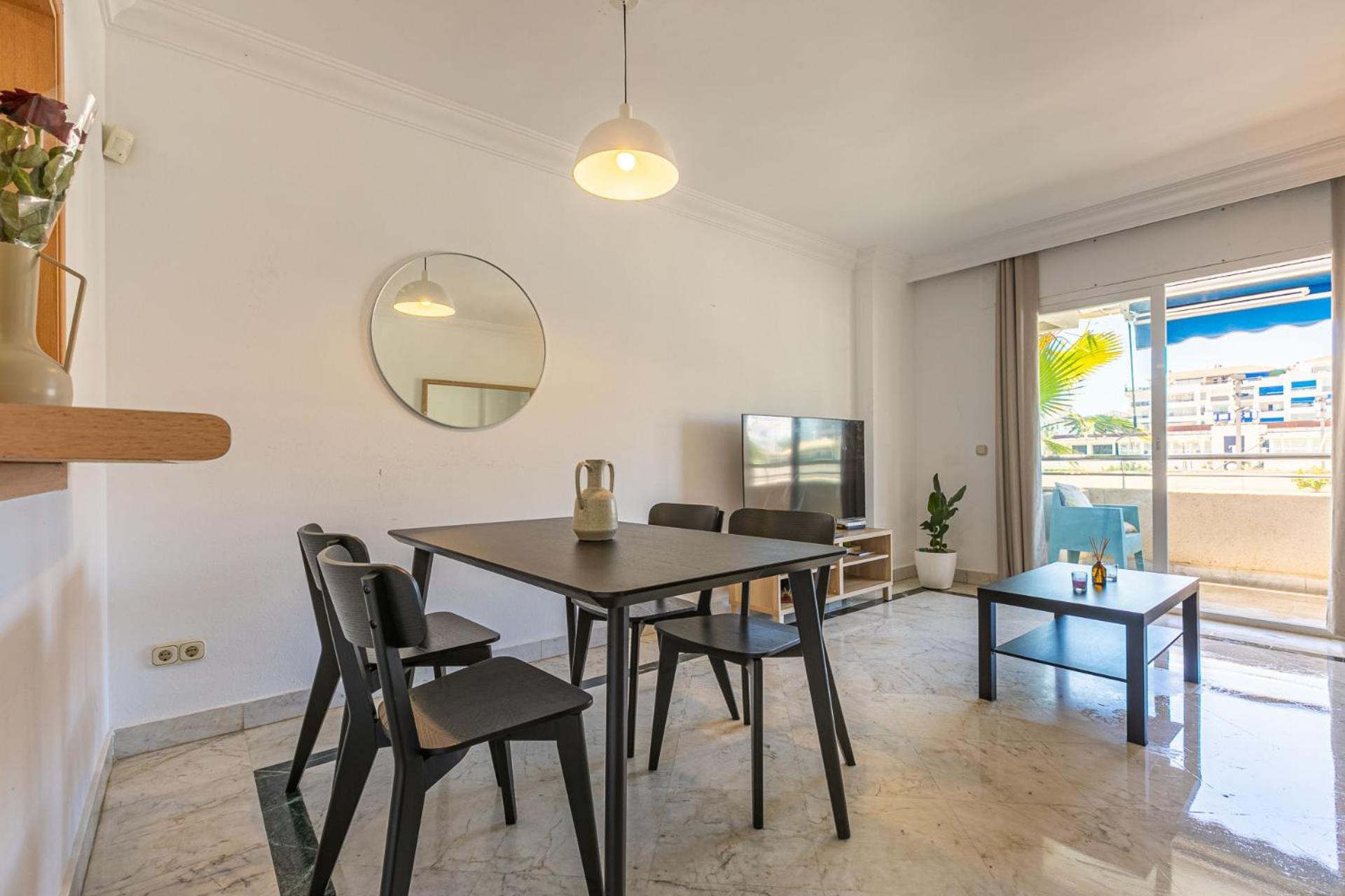 Puerto Banus, Marina Banus, 2br, 2bth, Pool, Parking, Marbella, 1j * Marbella