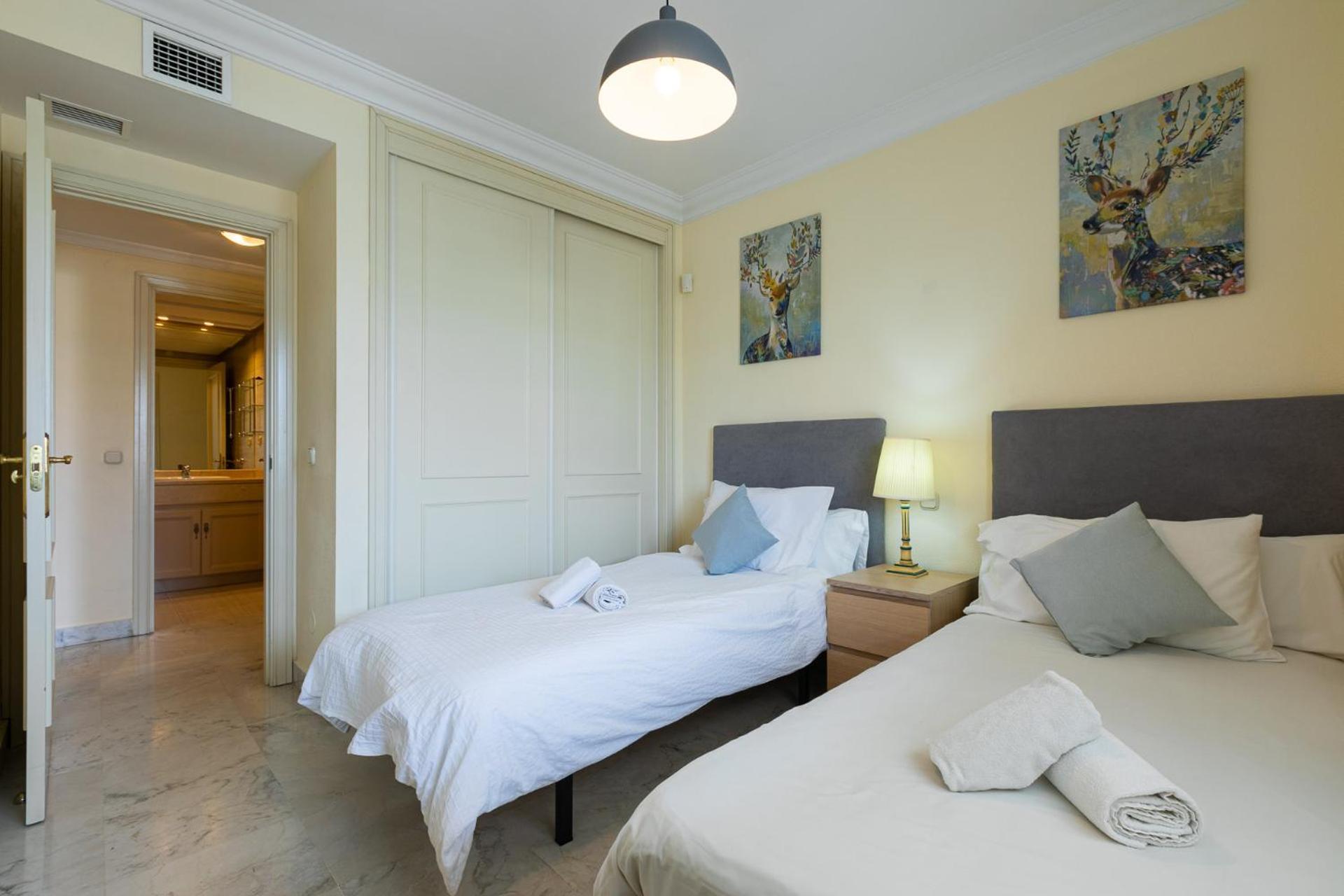 Apartment Puerto Banus, Marina Banus, 2br, 2bth, Pool, Parking, Marbella, 1j Marbella