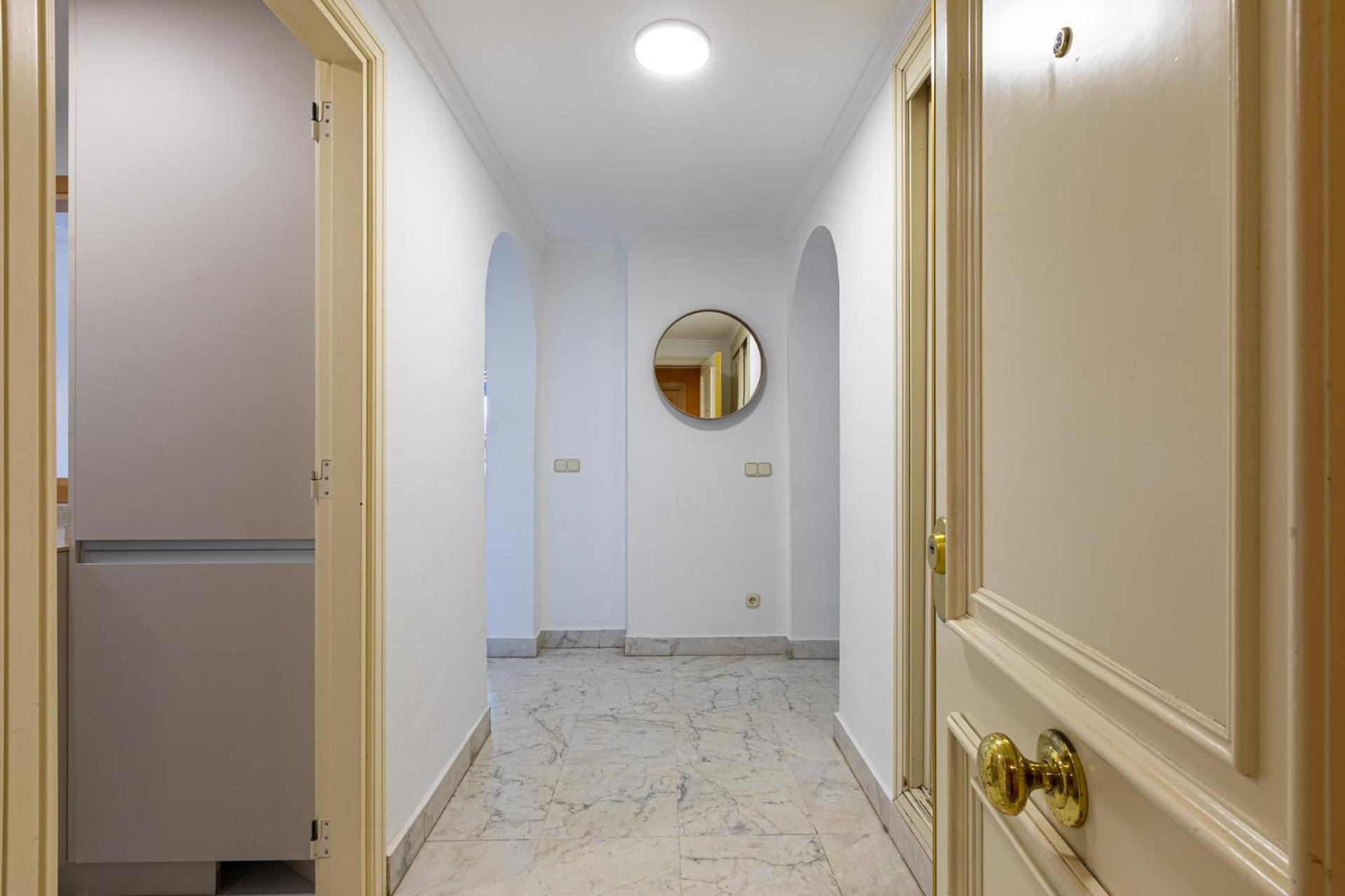 Puerto Banus, Marina Banus, 2br, 2bth, Pool, Parking, Marbella, 1j Marbella