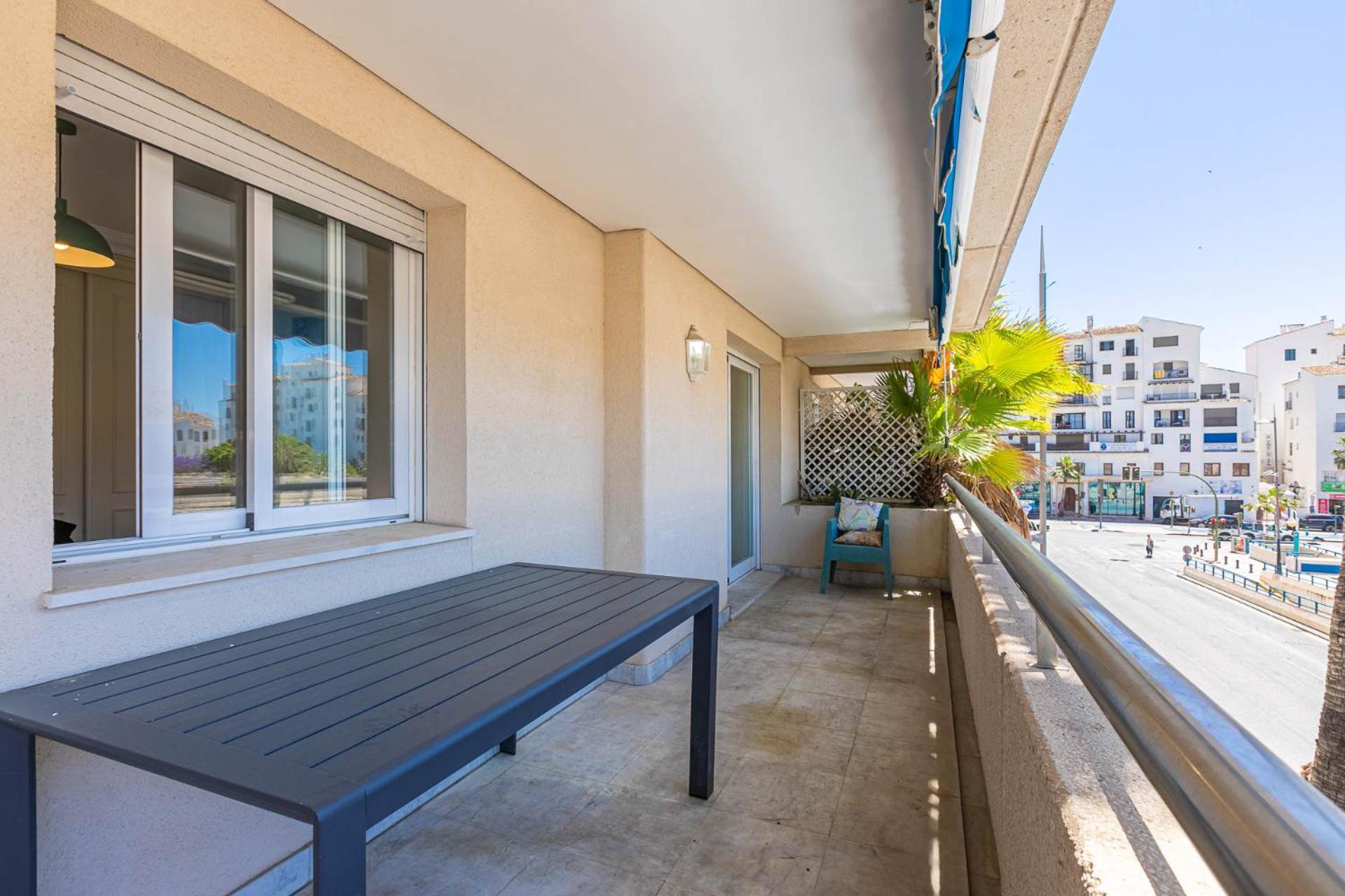 Puerto Banus, Marina Banus, 2br, 2bth, Pool, Parking, Marbella, 1j Apartment Marbella