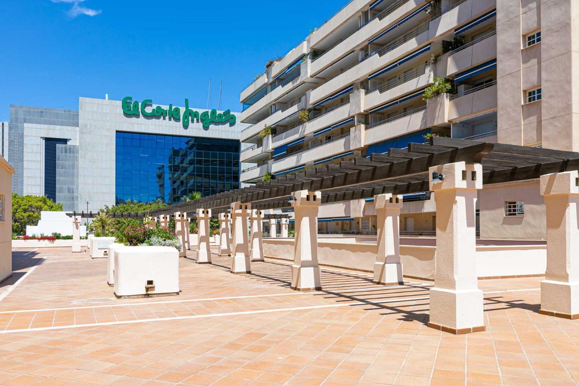Apartment Puerto Banus, Marina Banus, 2br, 2bth, Pool, Parking, Marbella, 1j Marbella