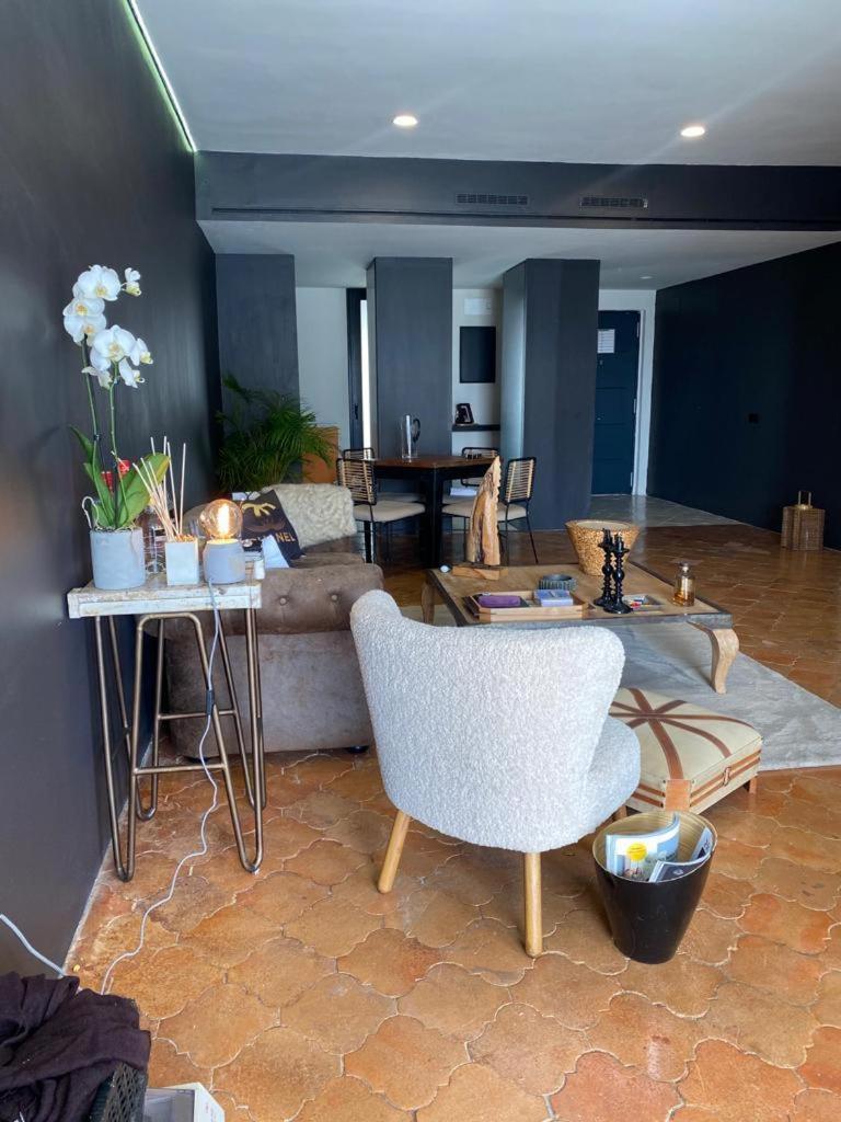 Apartament *