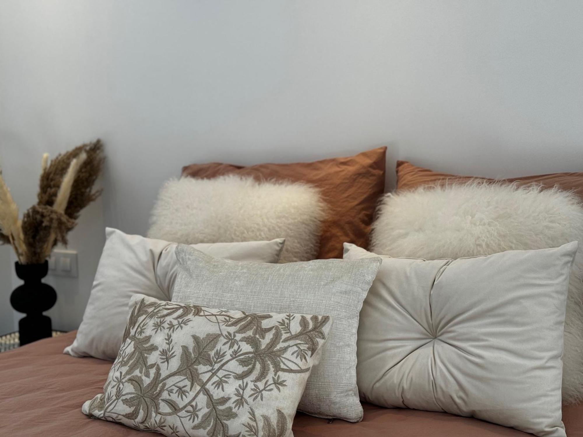 Bliss - Luxury 4-bedroom With Garden, Private Pool & Jacuzzi, Marbesa Near- 5 Min To The Cabopino * Marbella