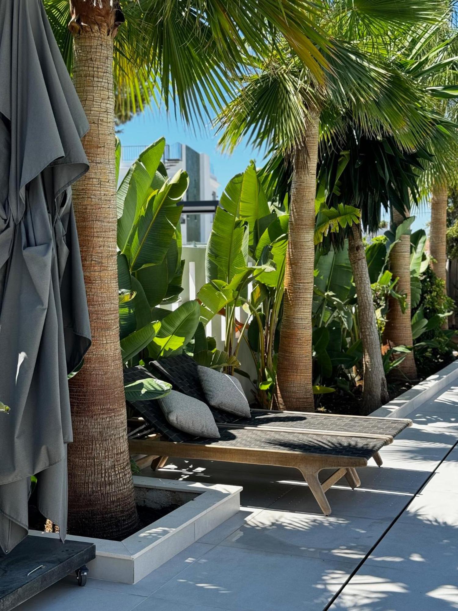 Bliss - Luxury 4-bedroom With Garden, Private Pool & Jacuzzi, Marbesa Near- 5 Min To The Cabopino * Marbella