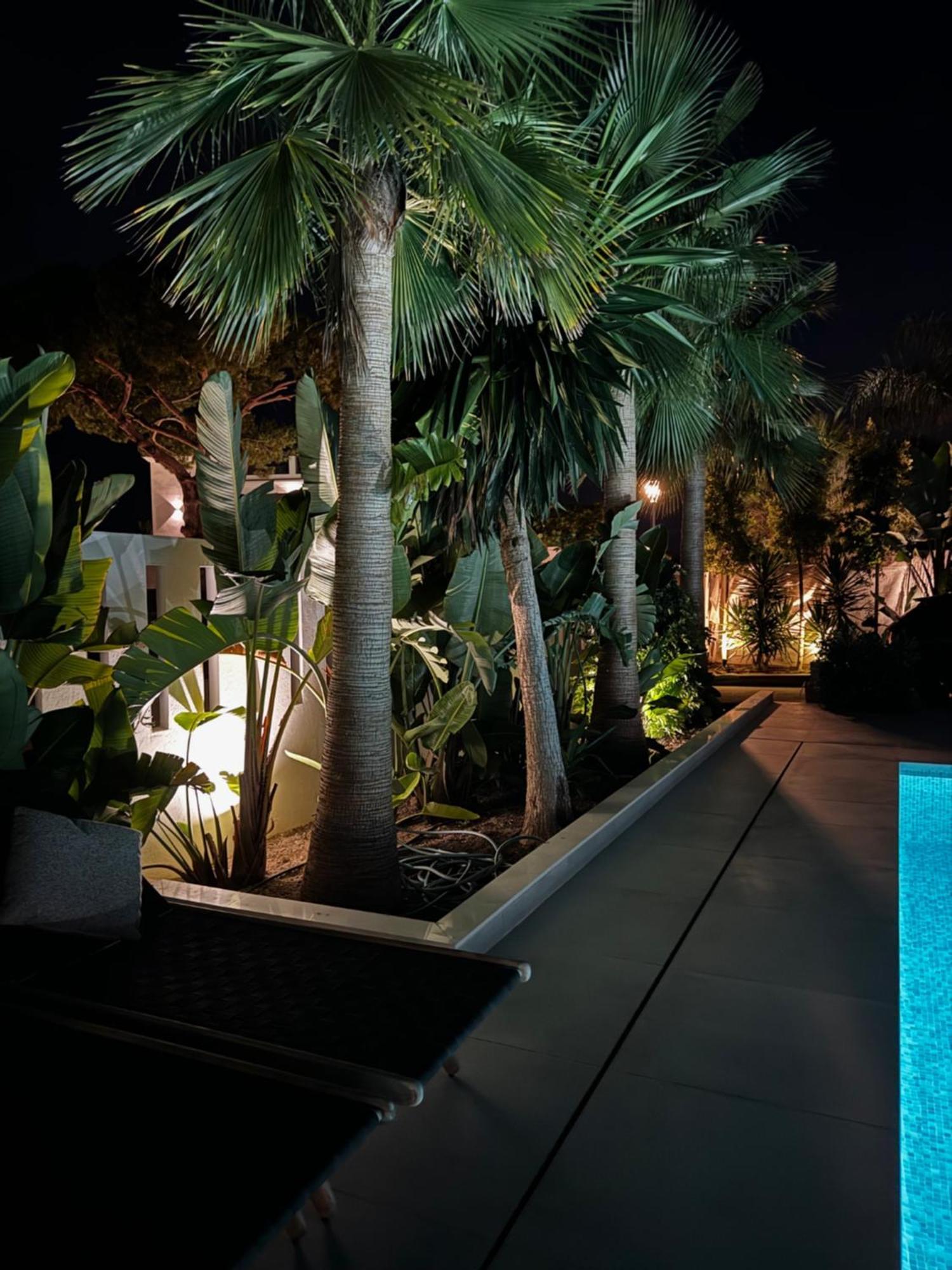 Villa Family Bliss In Marbella- Brand-new 4 Bedroom With Garden, Private Pool & Jacuzzi, Marbesa 500 M To The Beautiful Cabopino