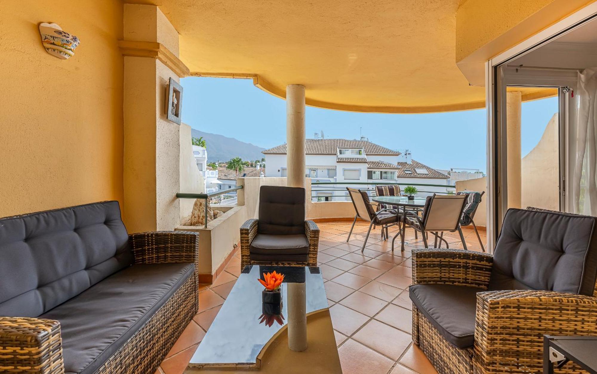 Recently Refurbished 2br Flat Pool In Puerto Banus Apartment