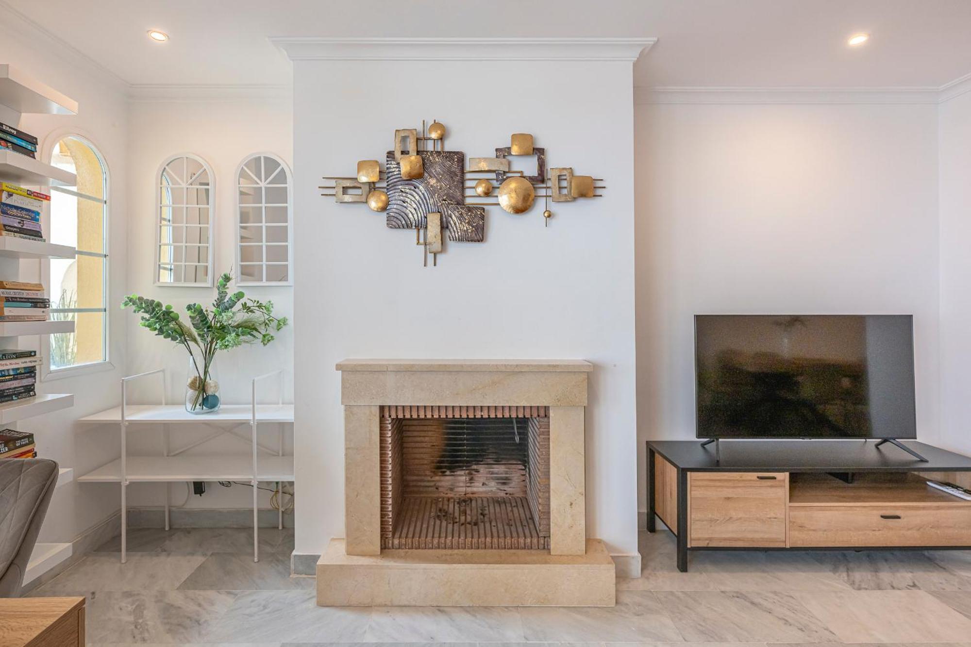 Recently Refurbished 2br Flat Pool In Puerto Banus Apartment *