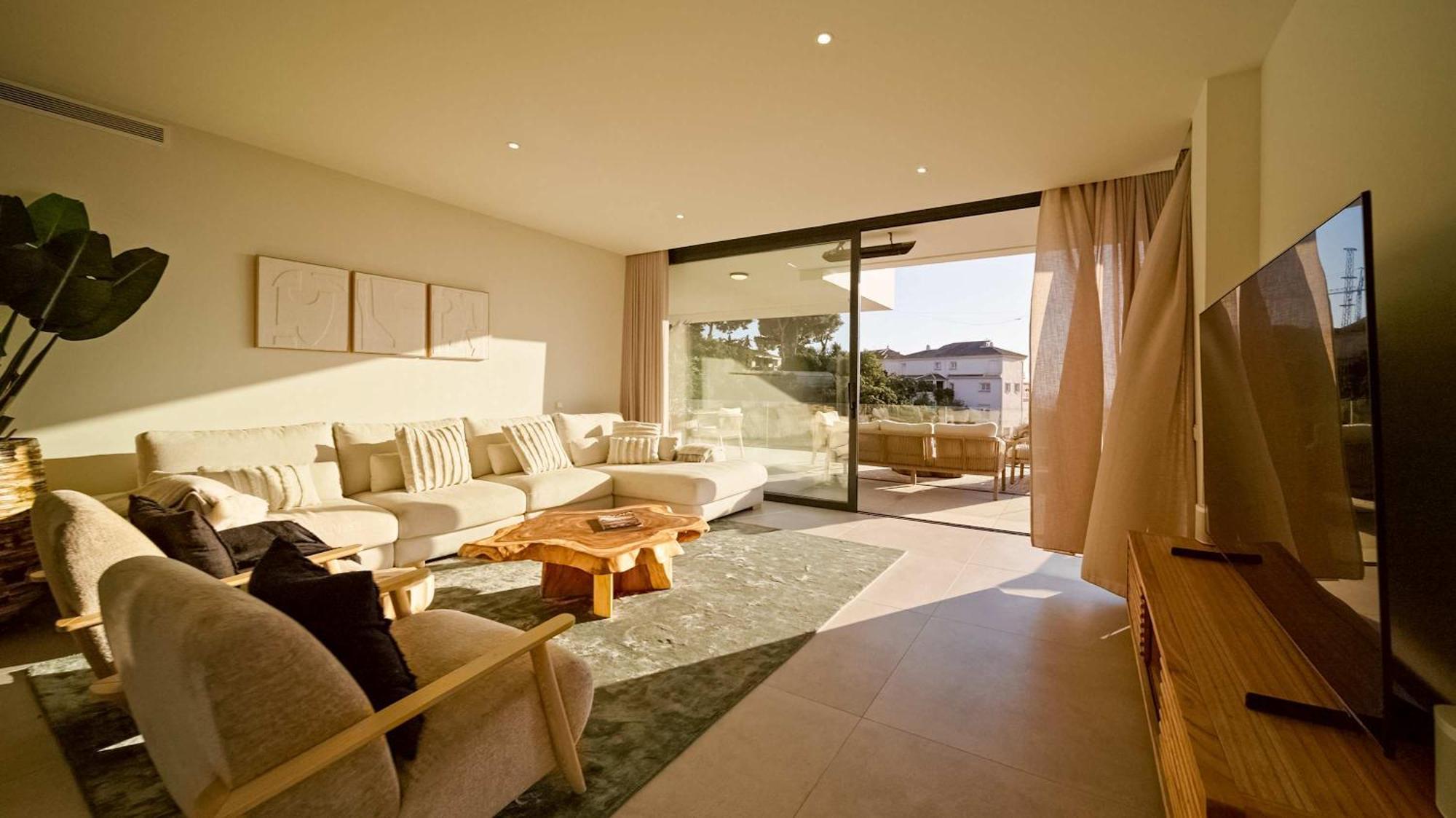 Casa Sol Luxury Rooftop Penthouse Gym Pools Apartment
