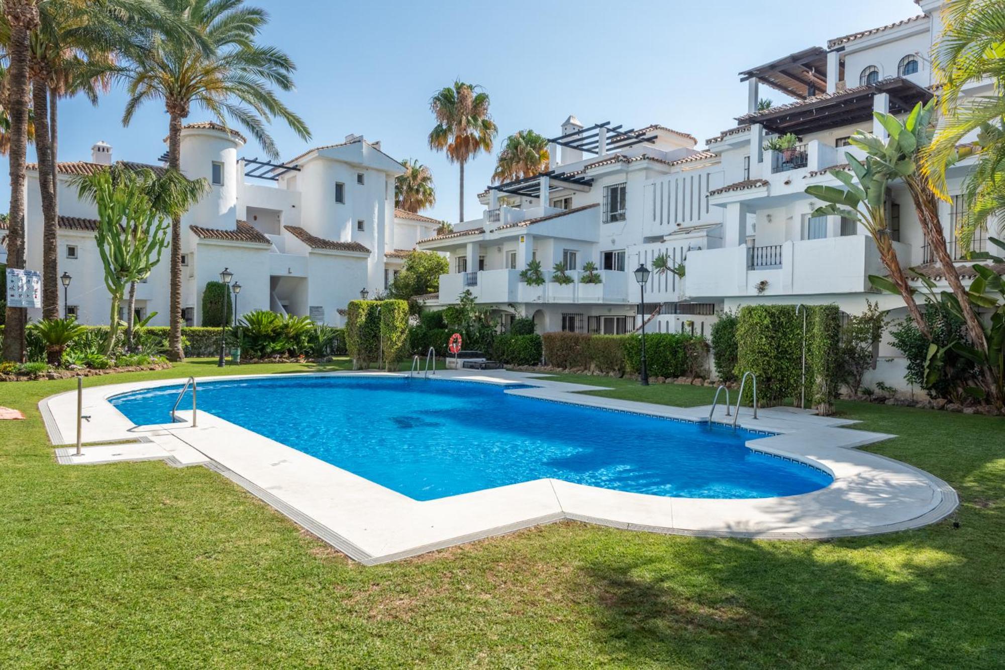 Naranjos Modern 2 Bedroom Penthouse With Views Apartment *