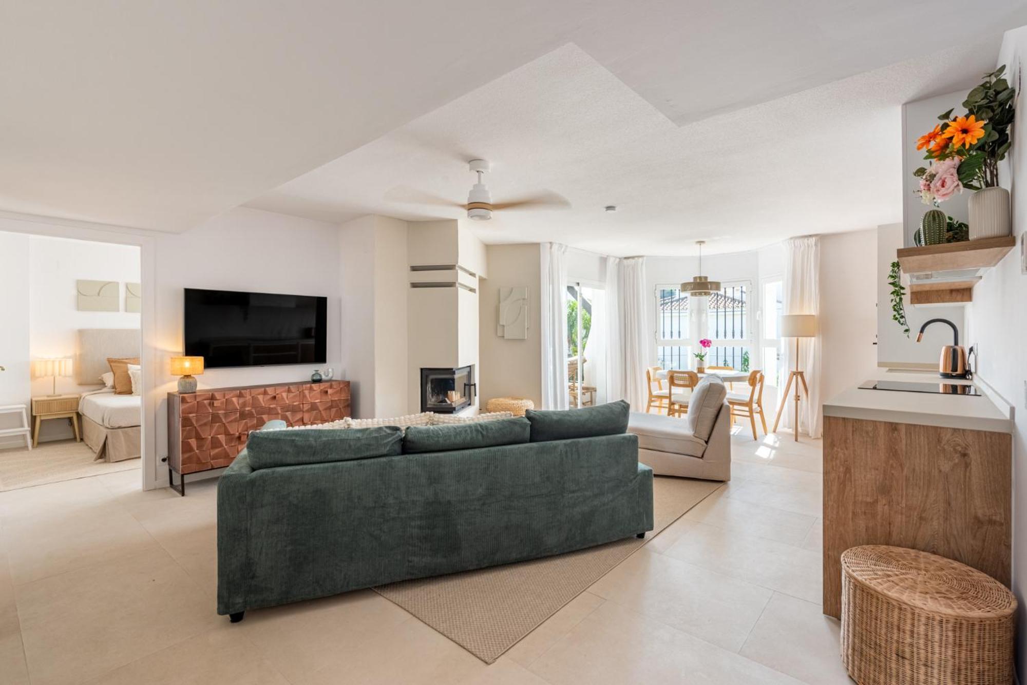 Apartment Naranjos Modern 2 Bedroom Penthouse With Views