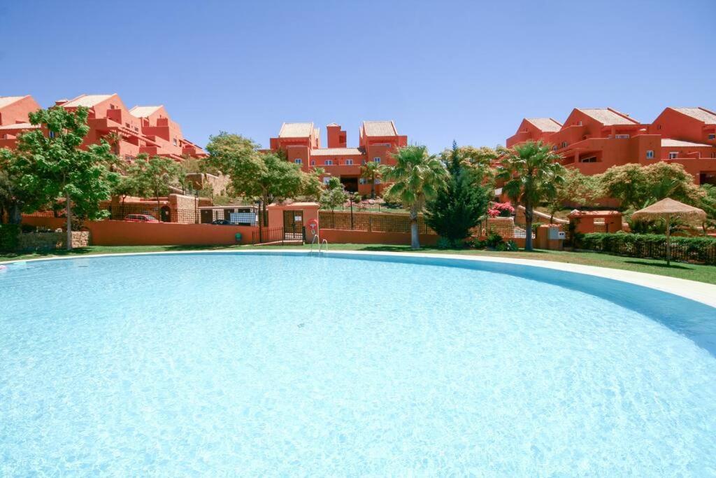Lovely 2 Bedroom Near Golf Lagos Elviria Apartment *